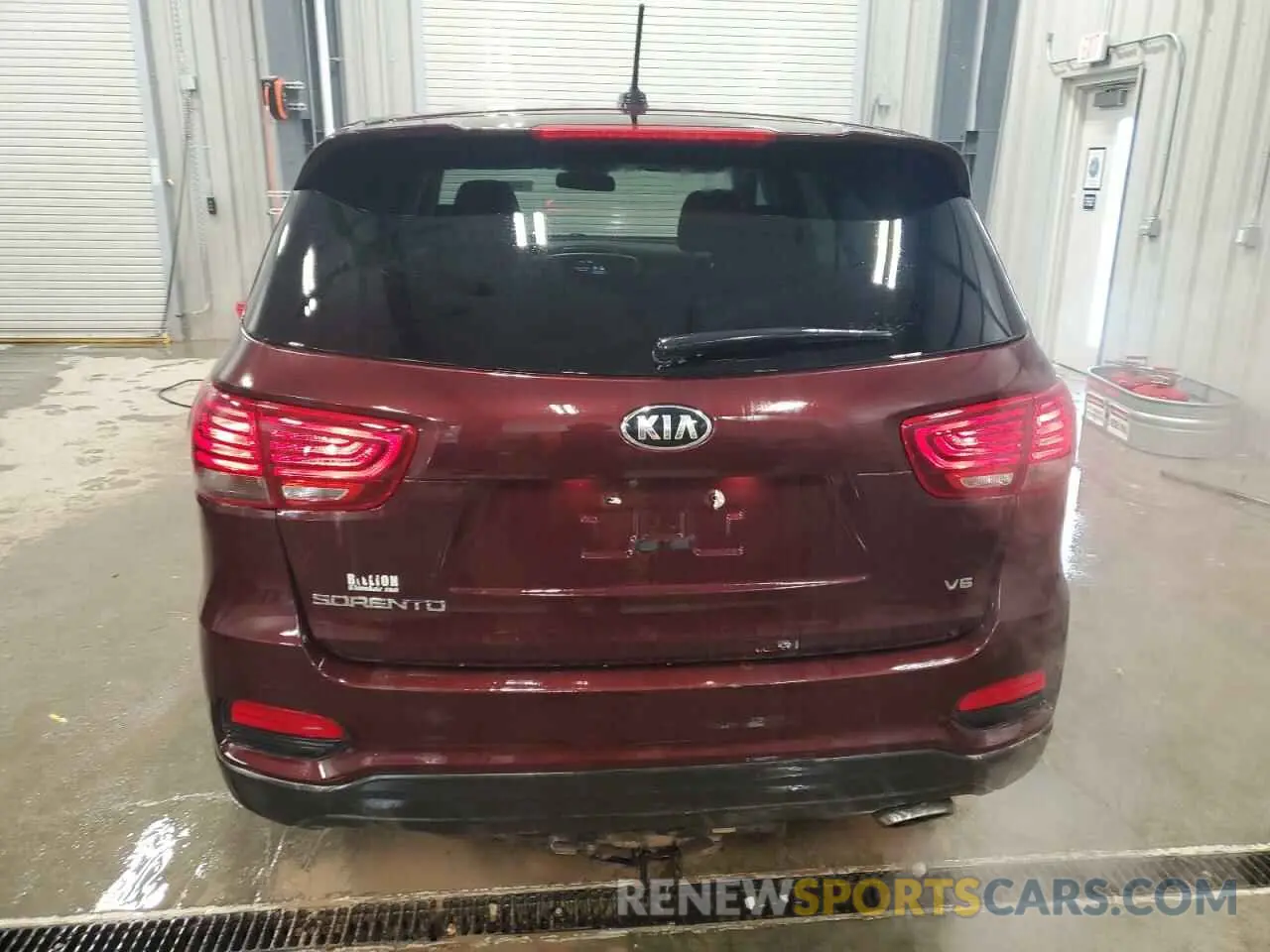 6 Photograph of a damaged car 5XYPGDA57KG497041 KIA SORENTO 2019