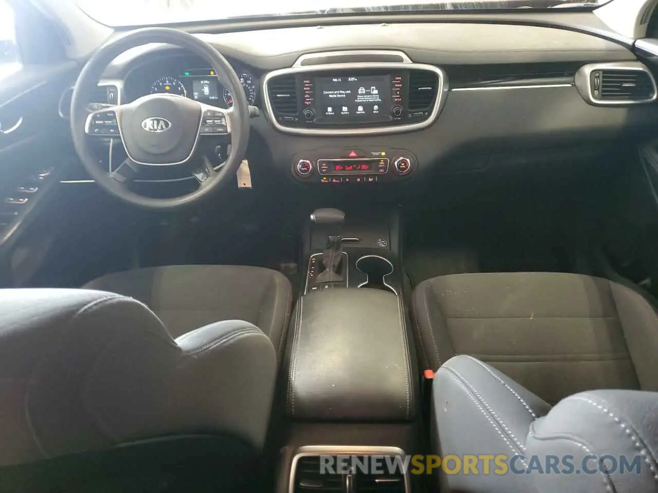 8 Photograph of a damaged car 5XYPGDA57KG497041 KIA SORENTO 2019