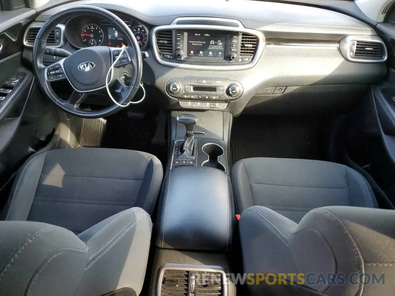 8 Photograph of a damaged car 5XYPGDA57KG584678 KIA SORENTO 2019