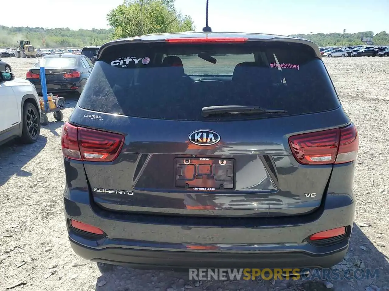6 Photograph of a damaged car 5XYPGDA58KG441898 KIA SORENTO 2019