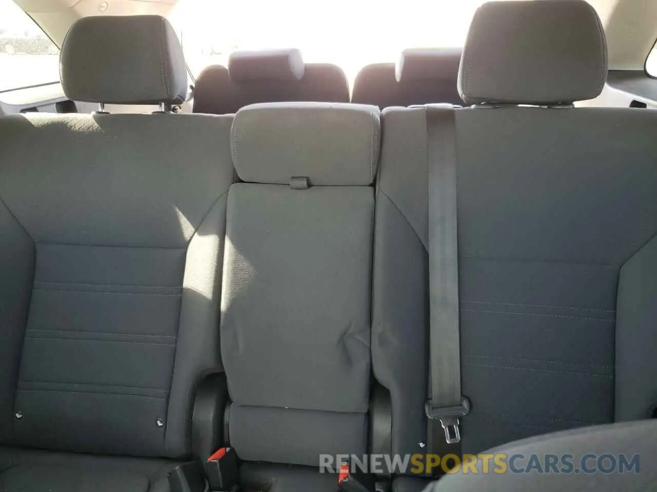 10 Photograph of a damaged car 5XYPGDA58KG483861 KIA SORENTO 2019
