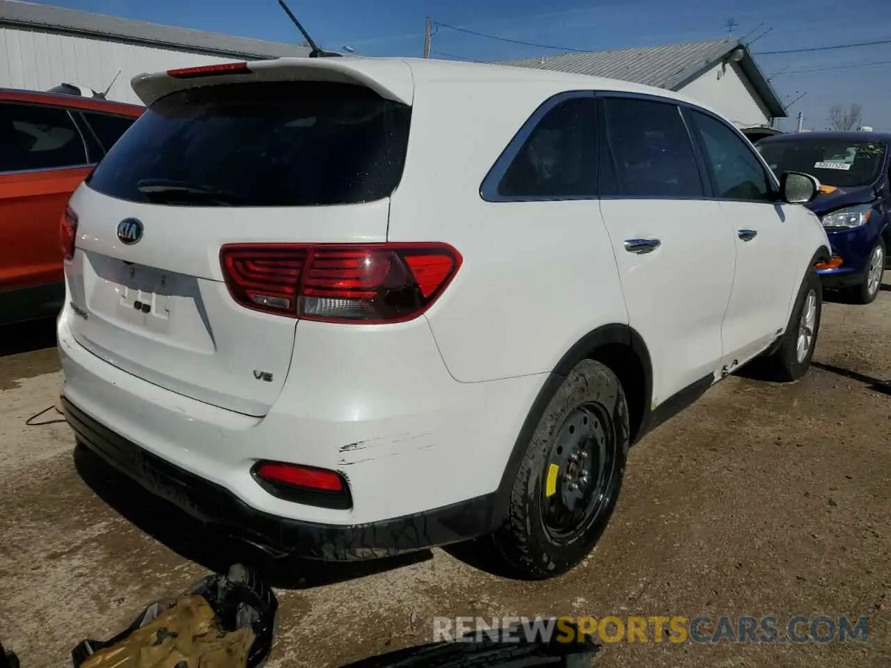 3 Photograph of a damaged car 5XYPGDA58KG483861 KIA SORENTO 2019