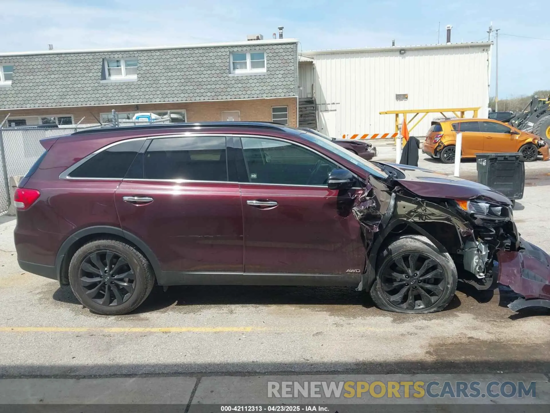 14 Photograph of a damaged car 5XYPGDA58KG584169 KIA SORENTO 2019