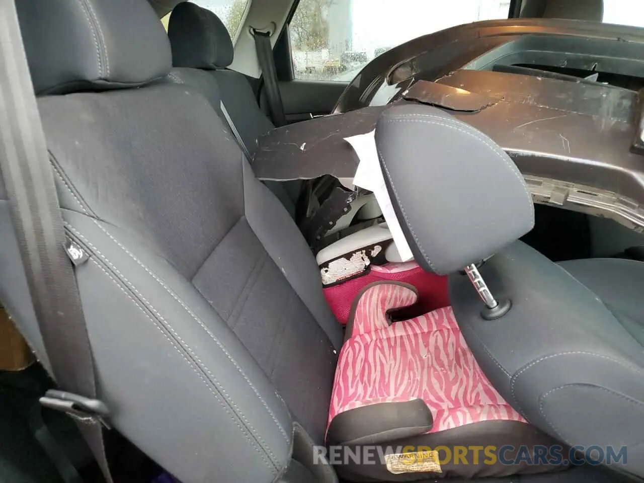 10 Photograph of a damaged car 5XYPGDA59KG447192 KIA SORENTO 2019