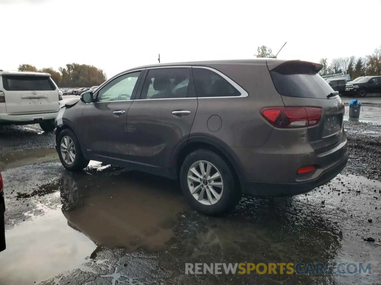 2 Photograph of a damaged car 5XYPGDA59KG447192 KIA SORENTO 2019