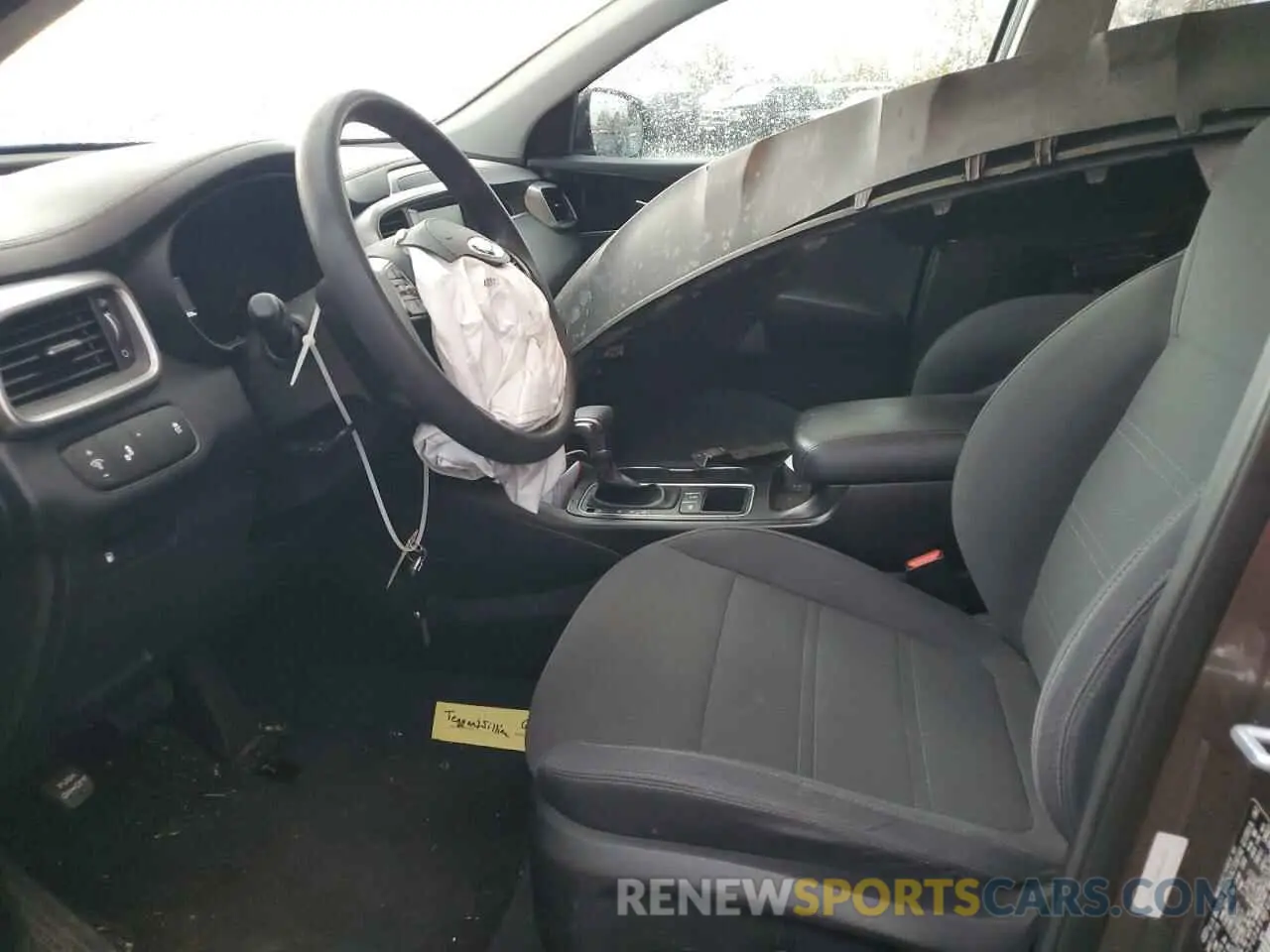 7 Photograph of a damaged car 5XYPGDA59KG447192 KIA SORENTO 2019