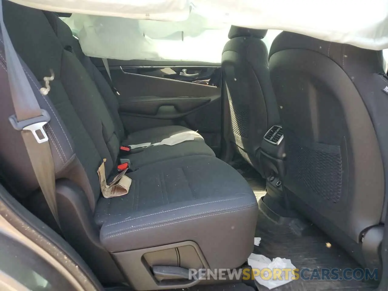 11 Photograph of a damaged car 5XYPGDA59KG450531 KIA SORENTO 2019