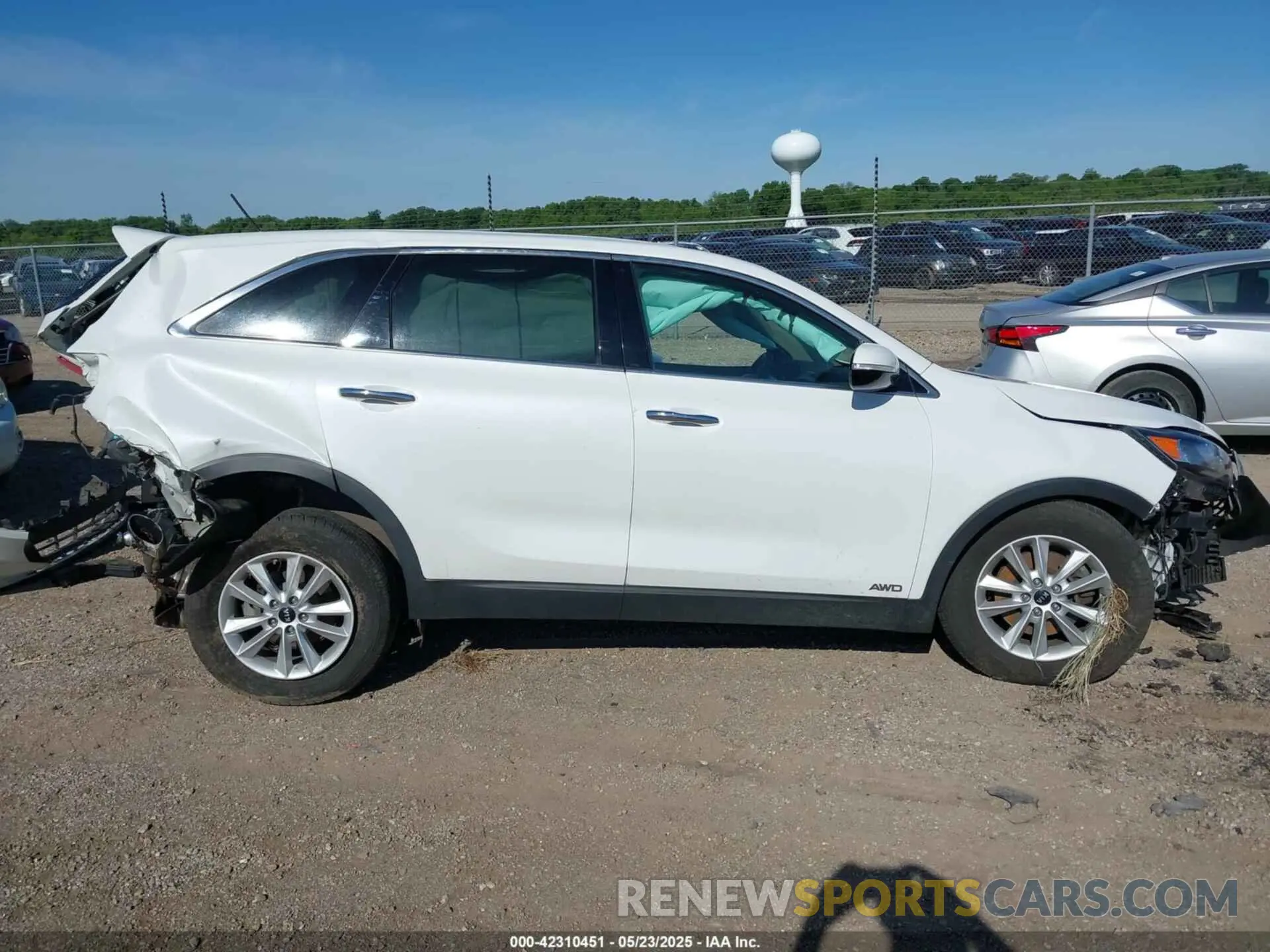 13 Photograph of a damaged car 5XYPGDA59KG477907 KIA SORENTO 2019