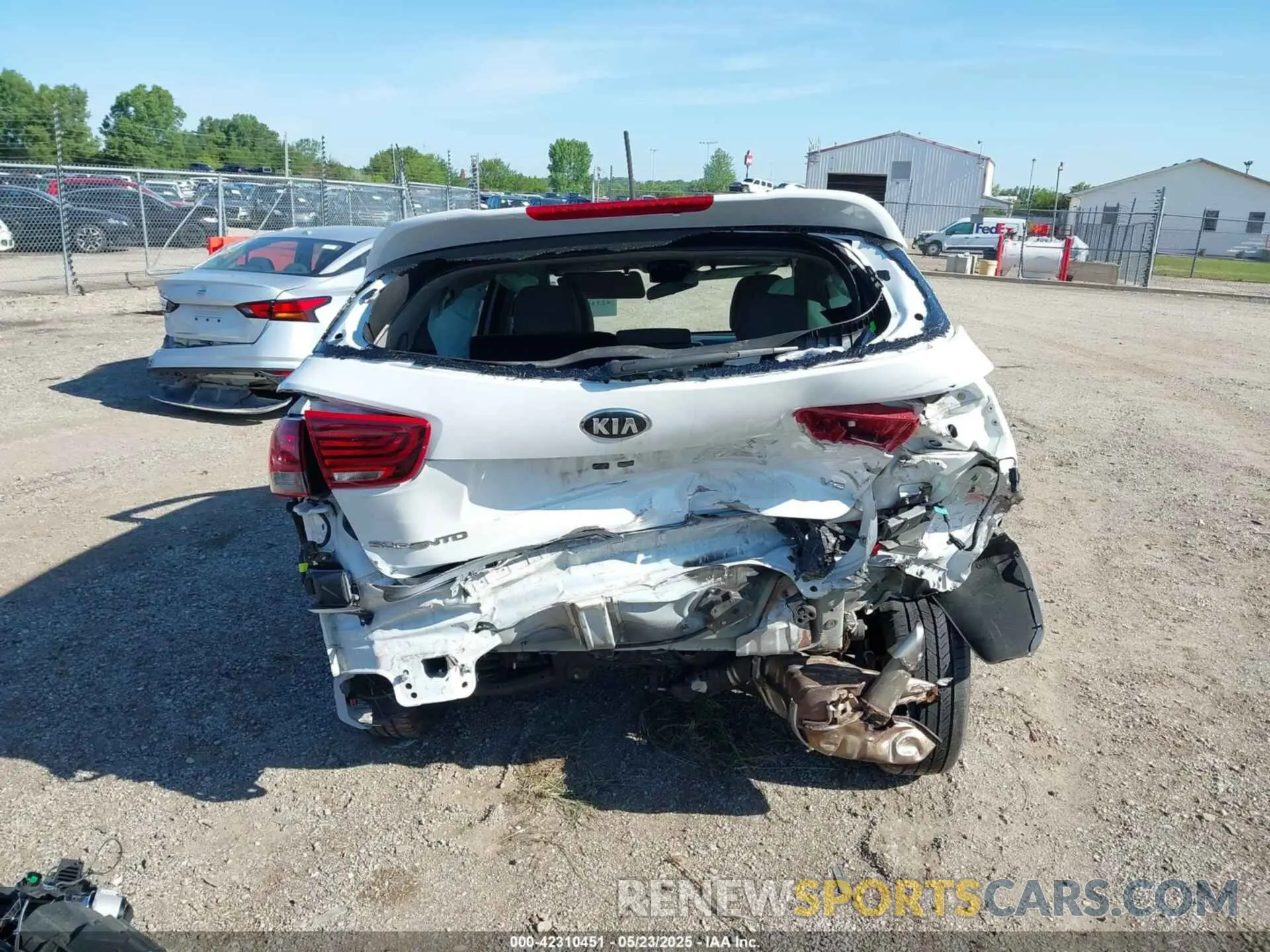 16 Photograph of a damaged car 5XYPGDA59KG477907 KIA SORENTO 2019