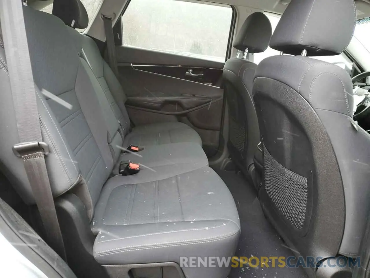 11 Photograph of a damaged car 5XYPGDA59KG544134 KIA SORENTO 2019