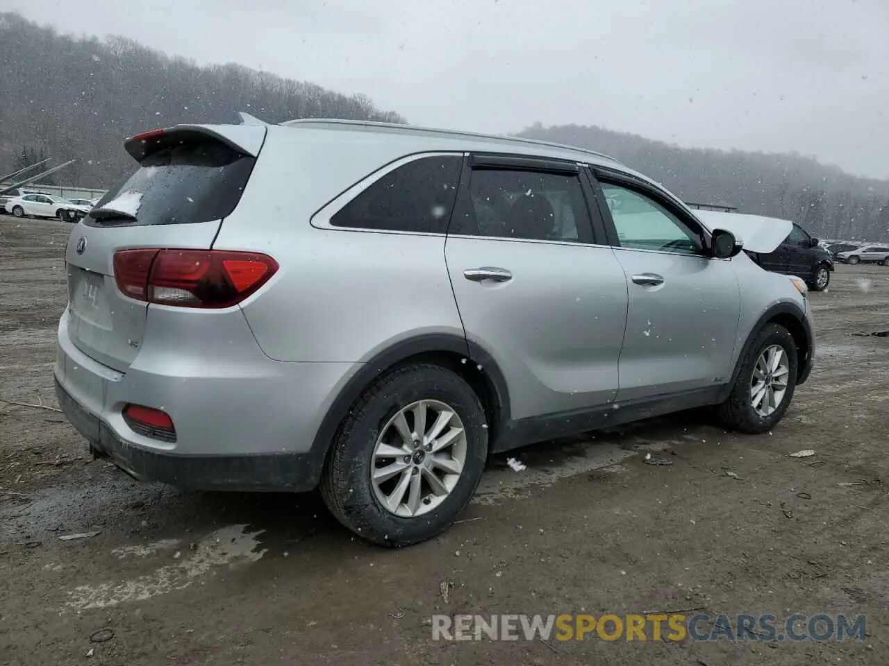 3 Photograph of a damaged car 5XYPGDA59KG544134 KIA SORENTO 2019