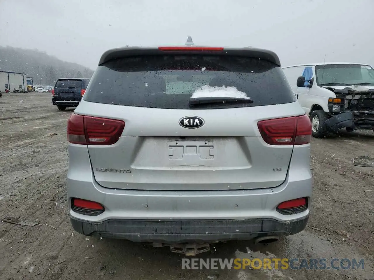 6 Photograph of a damaged car 5XYPGDA59KG544134 KIA SORENTO 2019