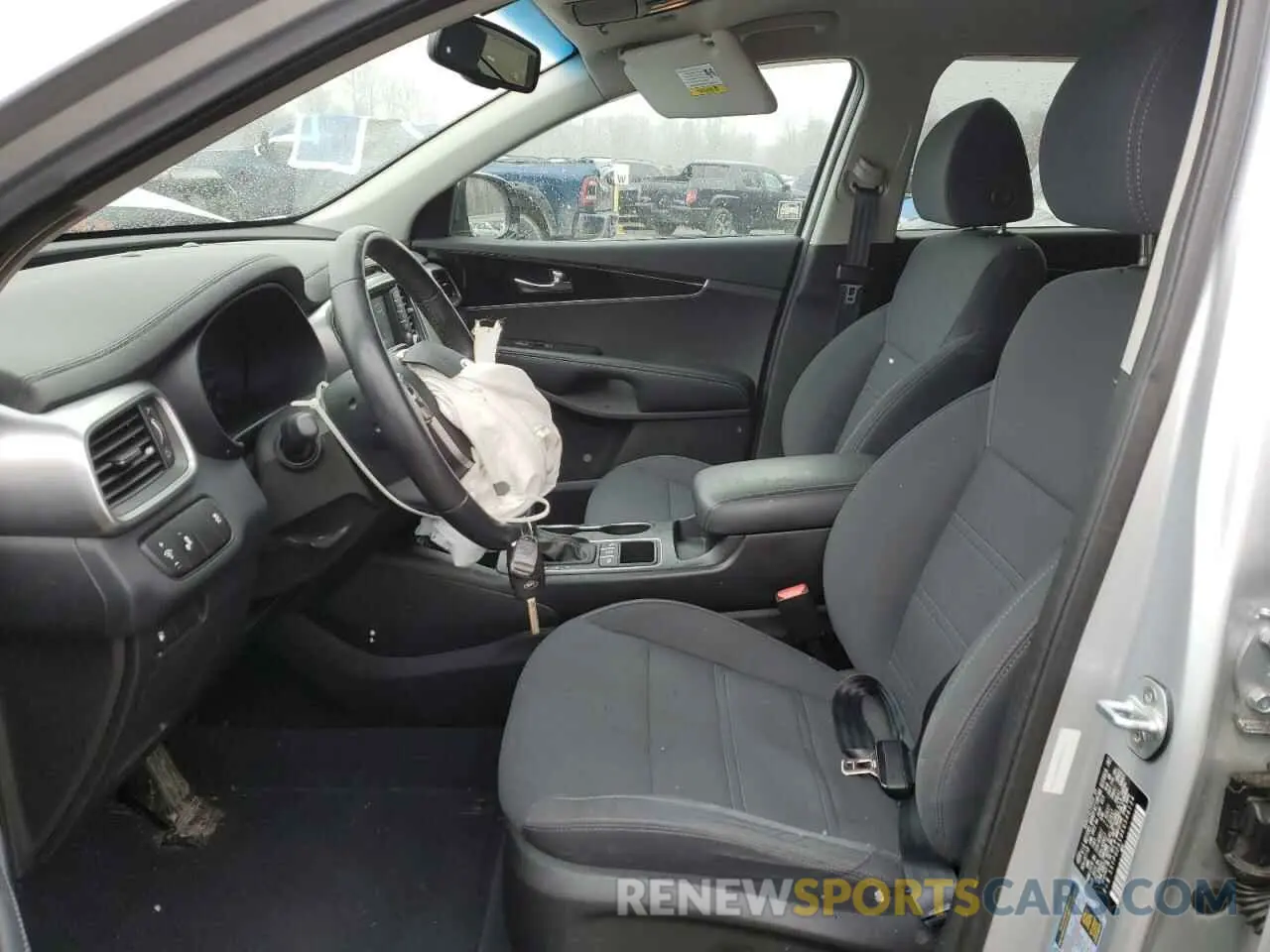7 Photograph of a damaged car 5XYPGDA59KG544134 KIA SORENTO 2019