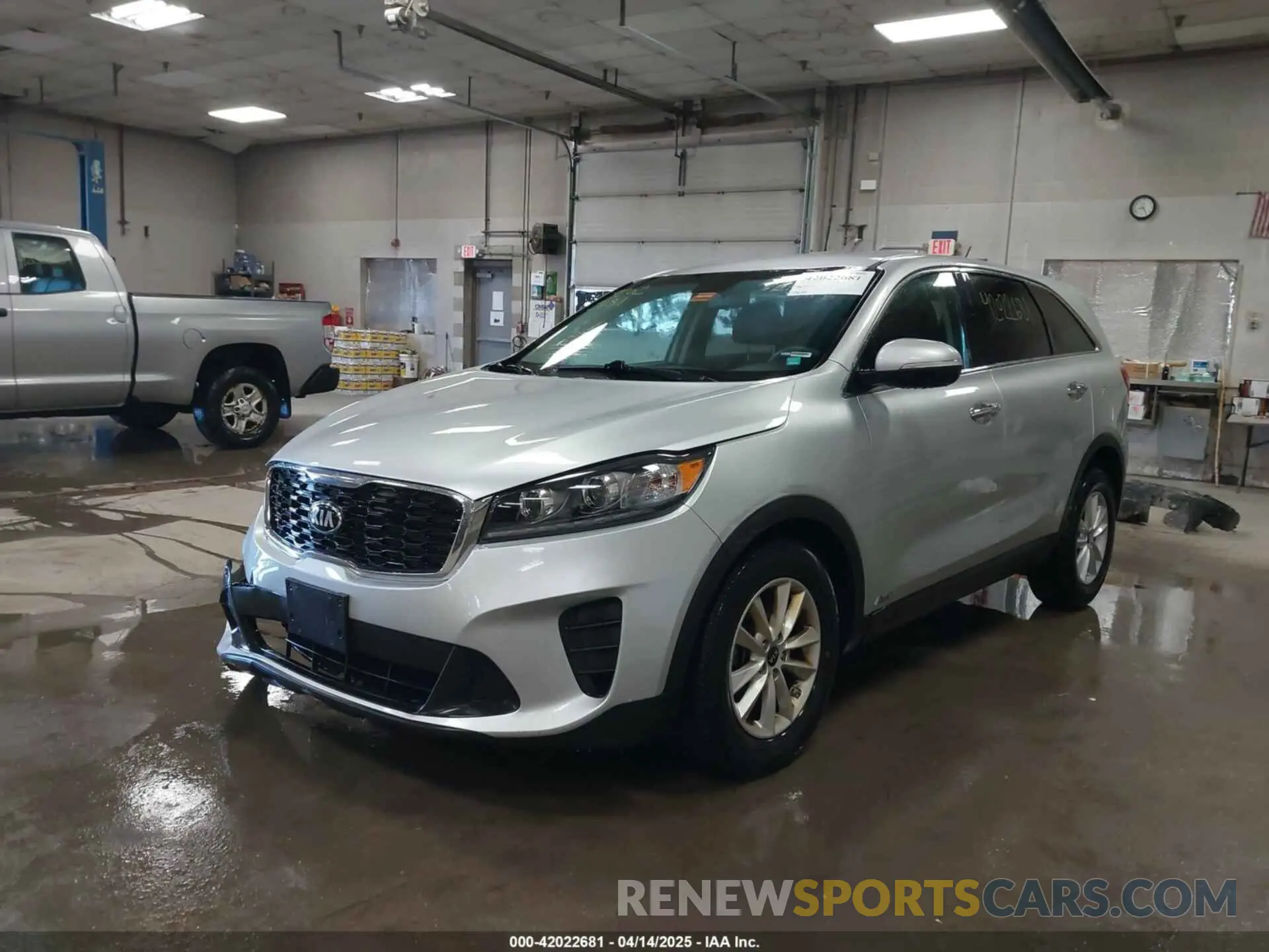 2 Photograph of a damaged car 5XYPGDA59KG554274 KIA SORENTO 2019