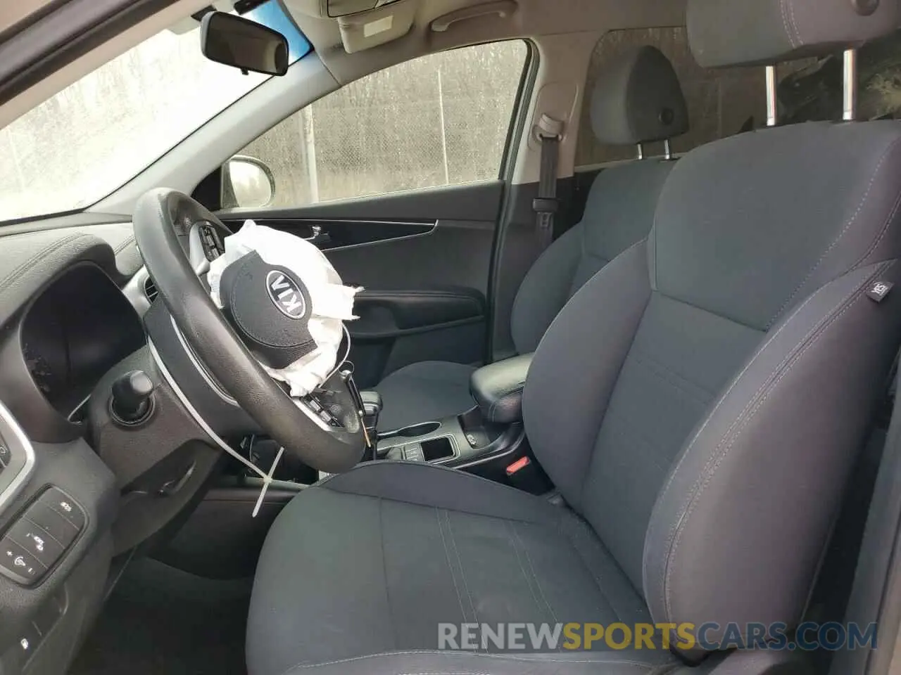 7 Photograph of a damaged car 5XYPGDA5XKG466611 KIA SORENTO 2019