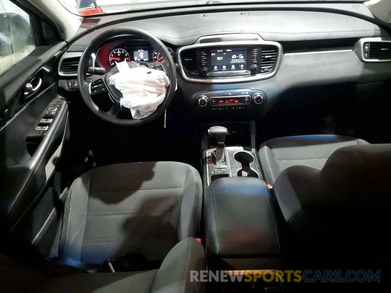 8 Photograph of a damaged car 5XYPGDA5XKG466821 KIA SORENTO 2019