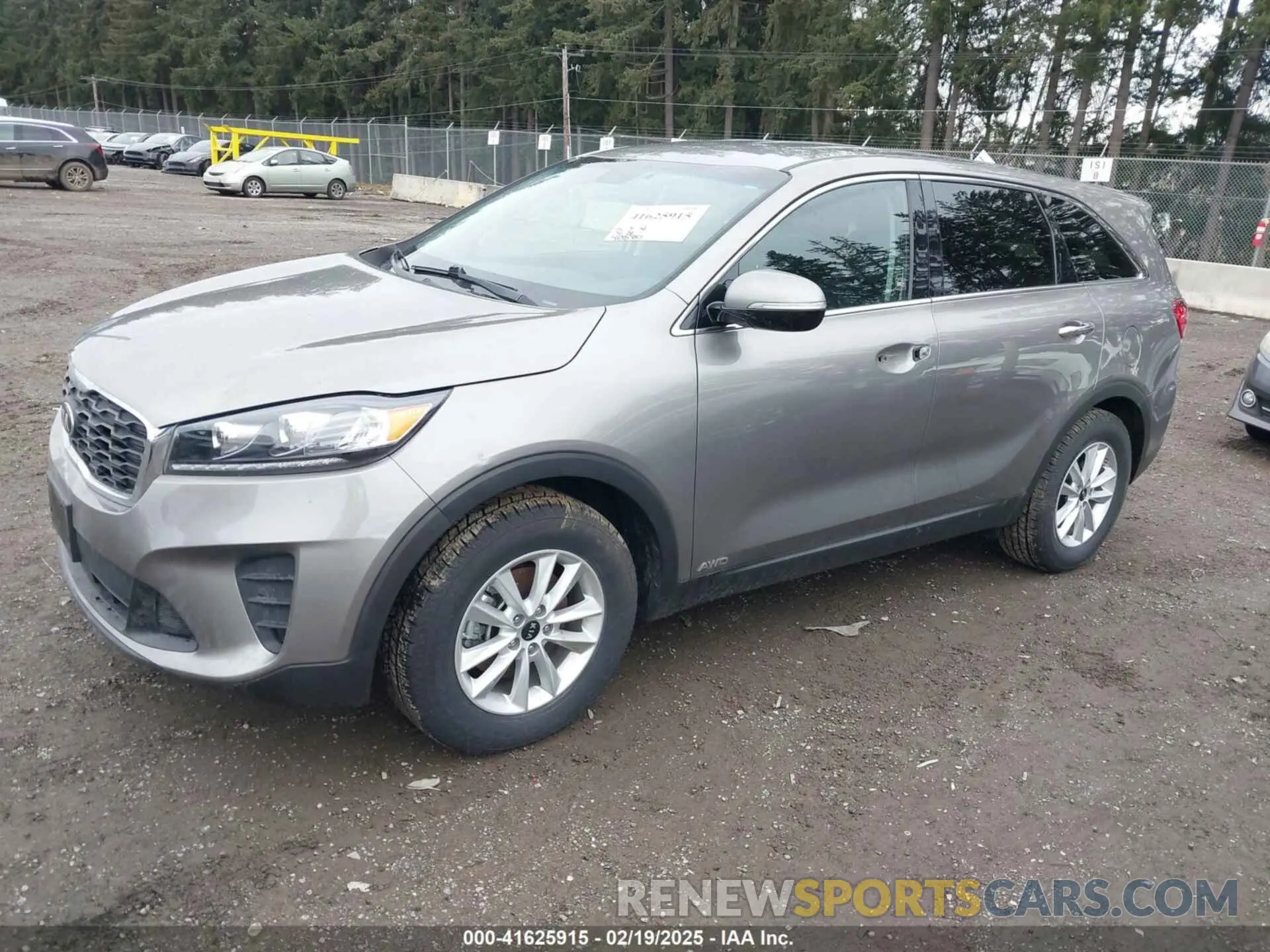 2 Photograph of a damaged car 5XYPGDA5XKG499348 KIA SORENTO 2019