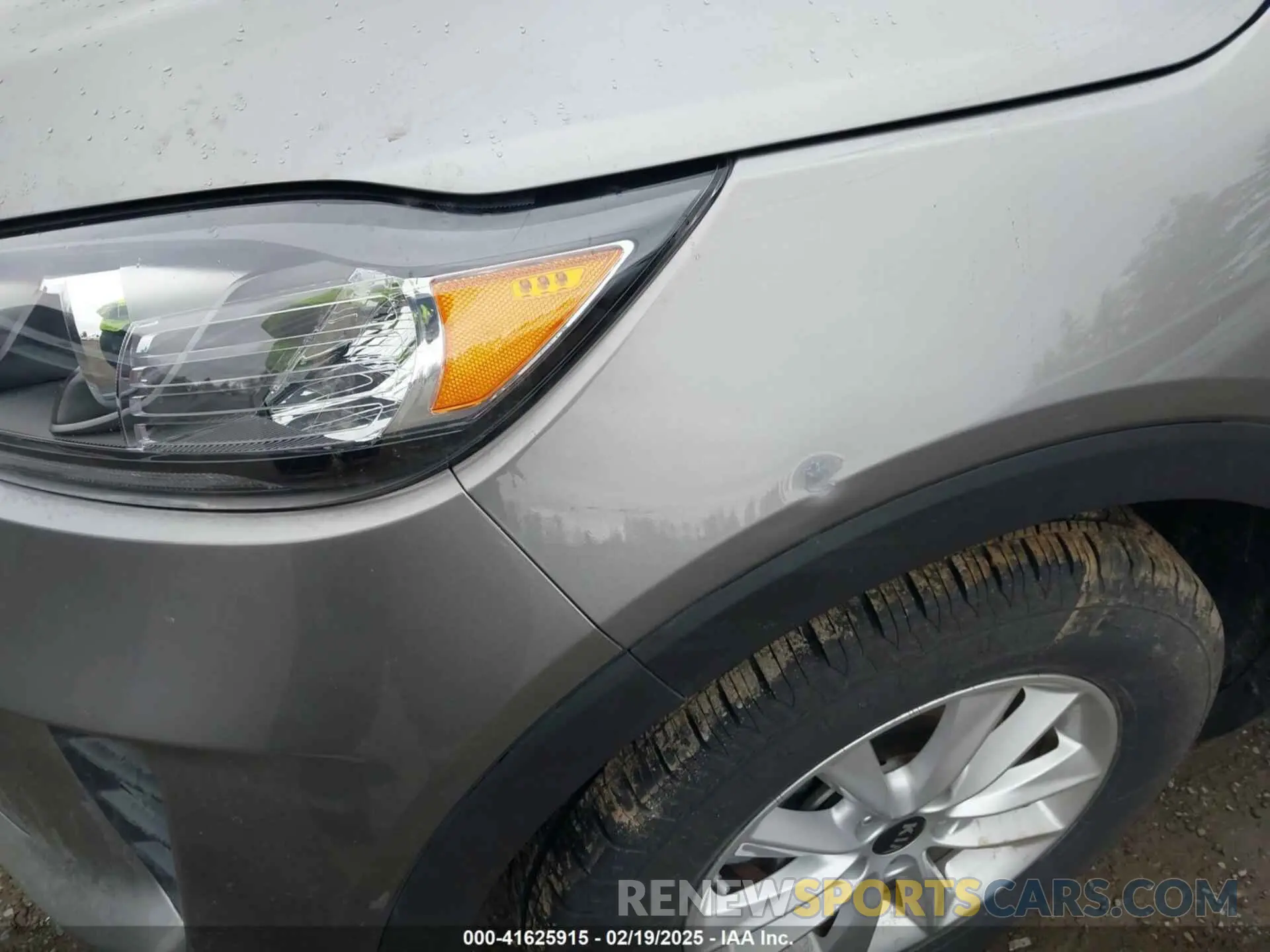 6 Photograph of a damaged car 5XYPGDA5XKG499348 KIA SORENTO 2019