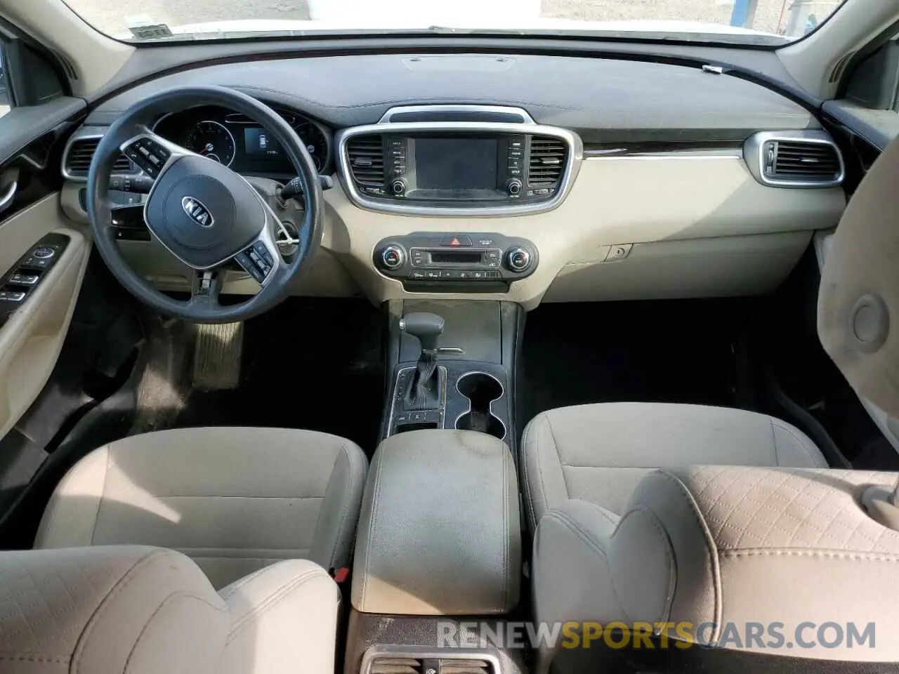 8 Photograph of a damaged car 5XYPGDA5XKG506332 KIA SORENTO 2019