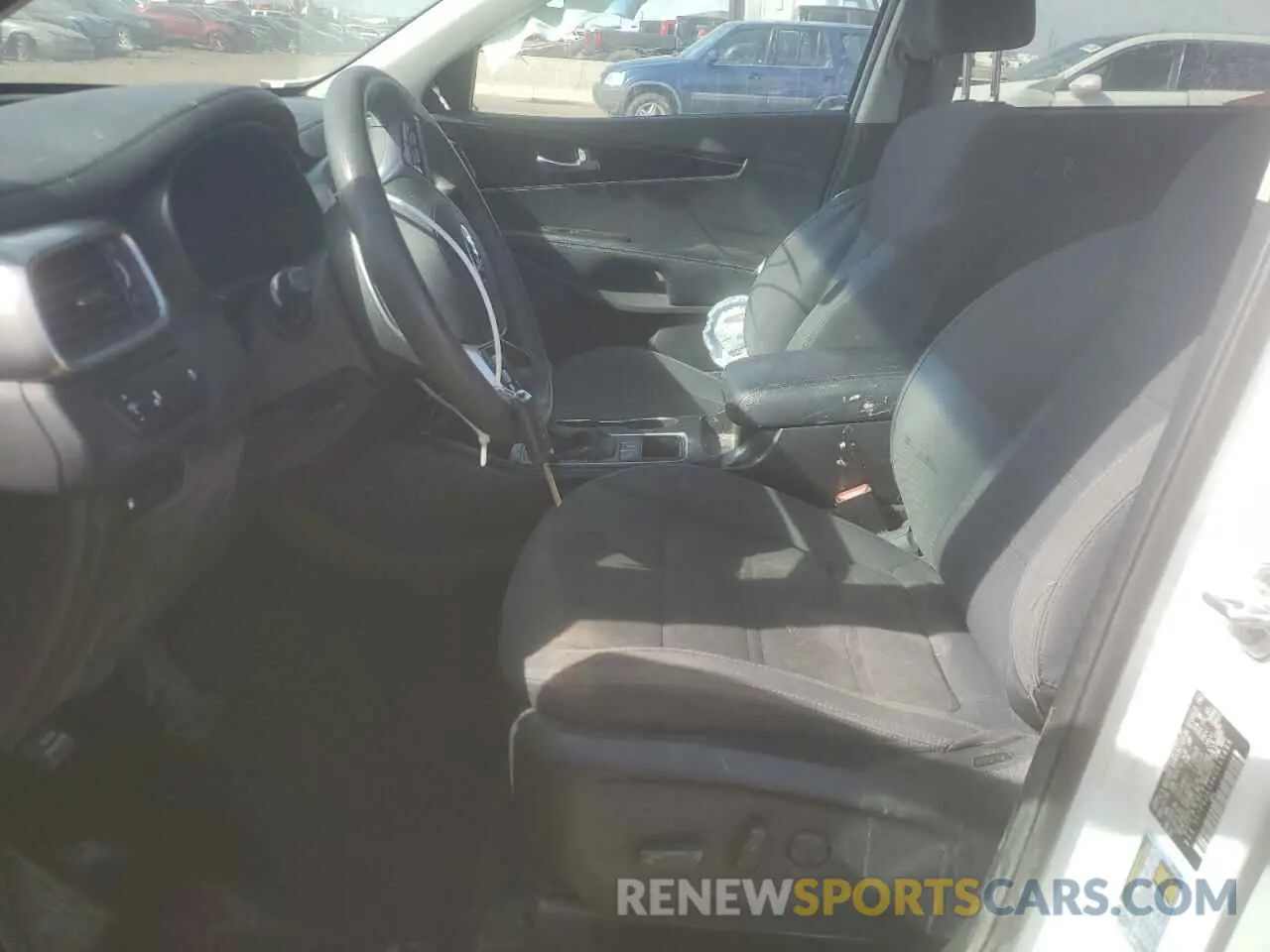 7 Photograph of a damaged car 5XYPGDA5XKG545499 KIA SORENTO 2019