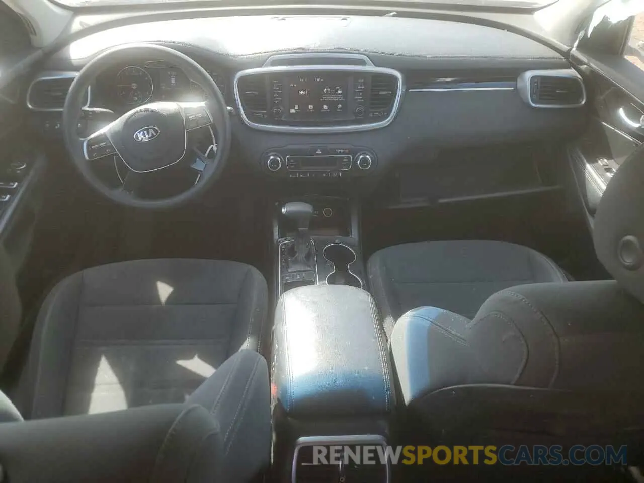 8 Photograph of a damaged car 5XYPGDA5XKG545499 KIA SORENTO 2019