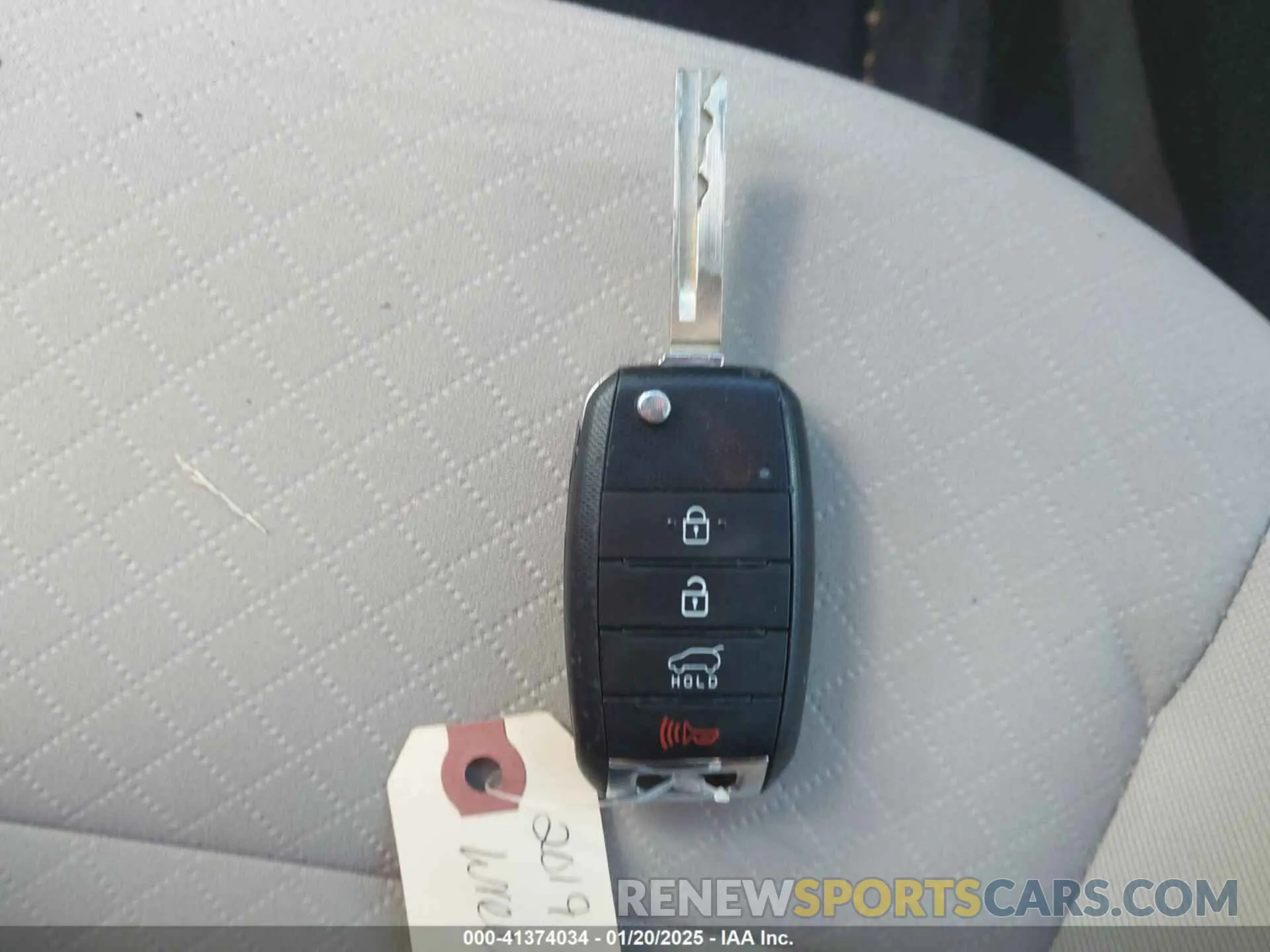 11 Photograph of a damaged car 5XYPGDA5XKG558947 KIA SORENTO 2019