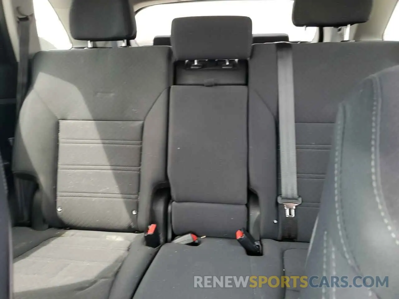 10 Photograph of a damaged car 5XYPGDA5XKG586960 KIA SORENTO 2019