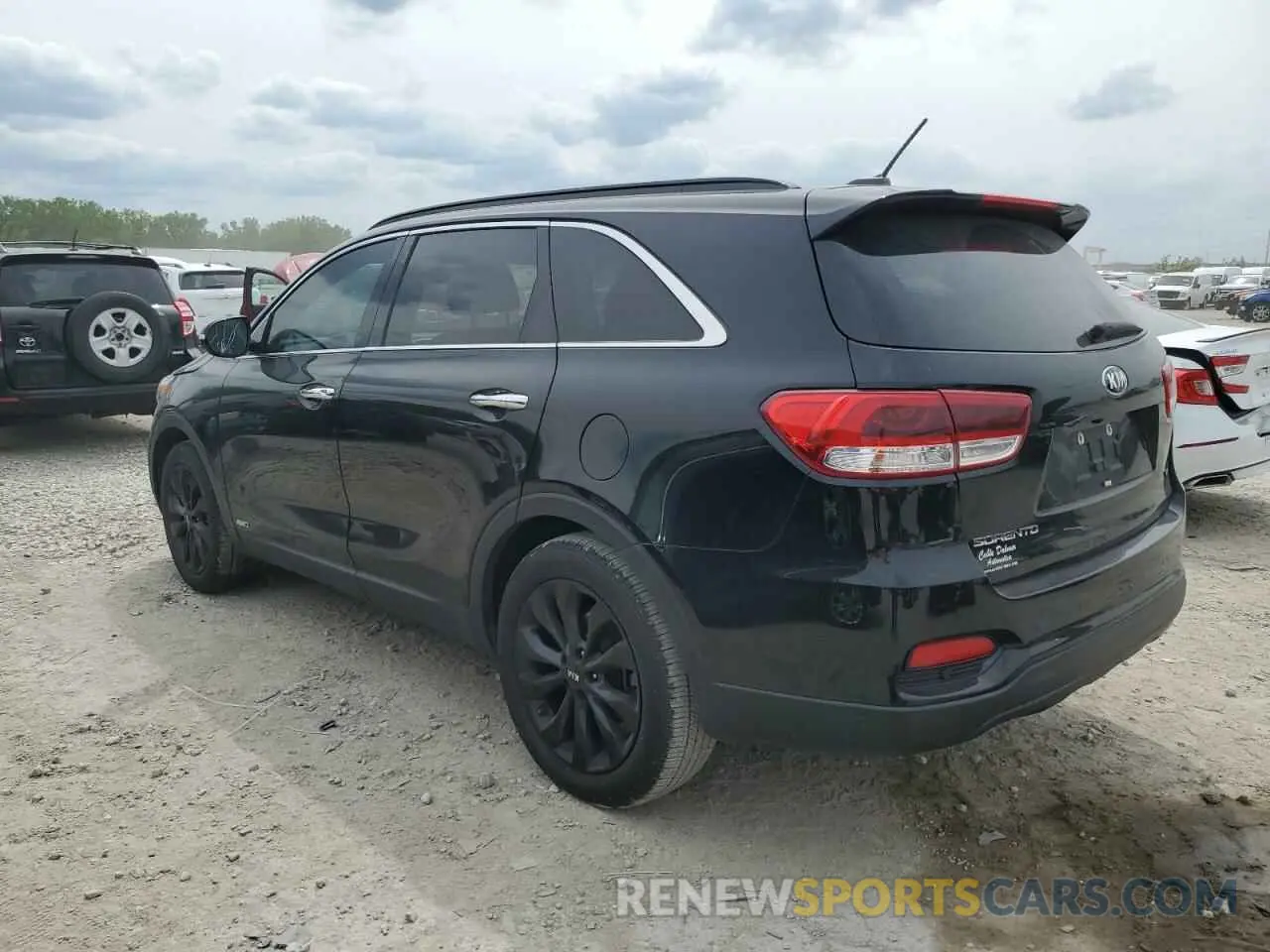 2 Photograph of a damaged car 5XYPGDA5XKG586960 KIA SORENTO 2019