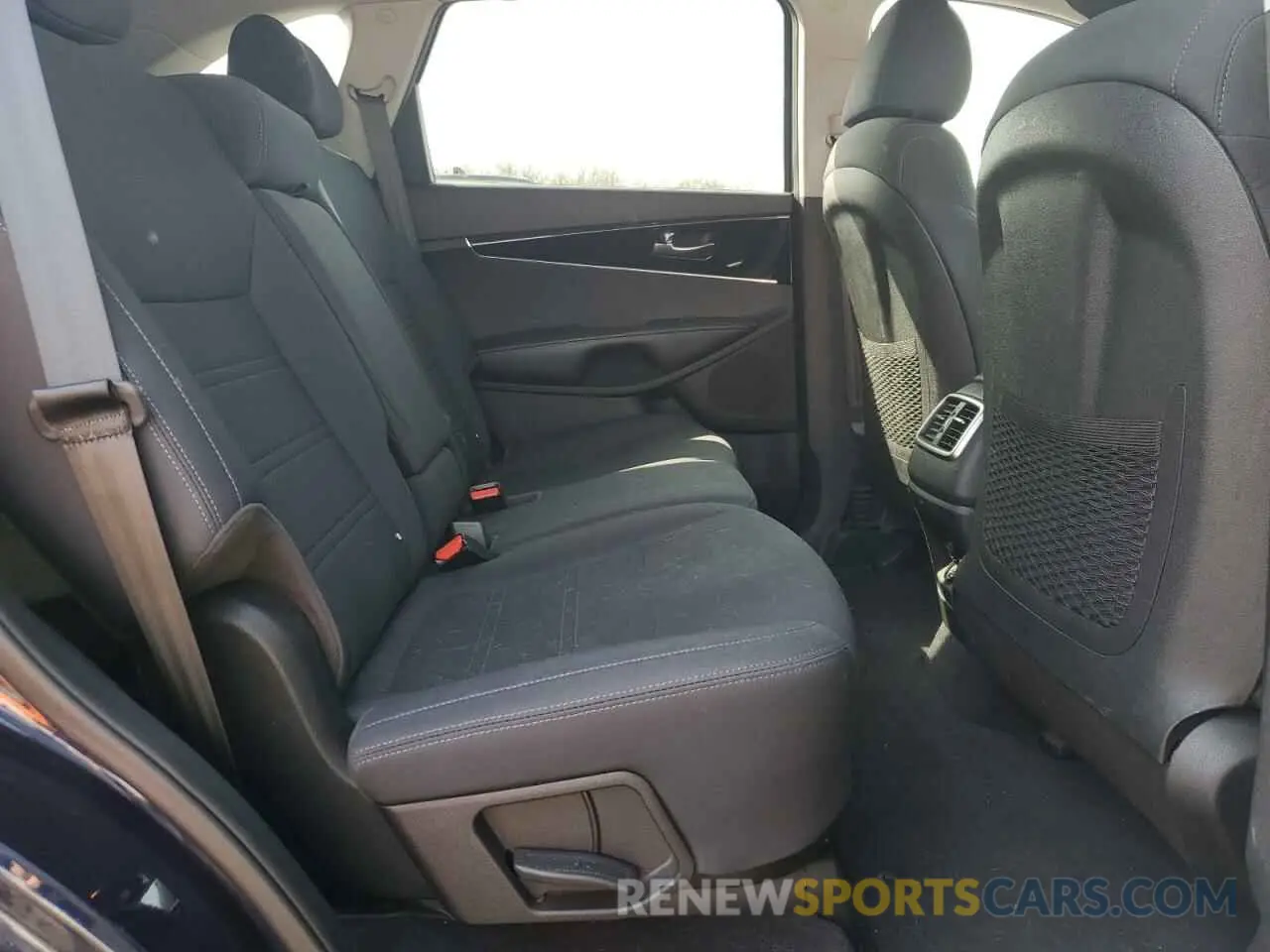 11 Photograph of a damaged car 5XYPGDA5XKG597358 KIA SORENTO 2019