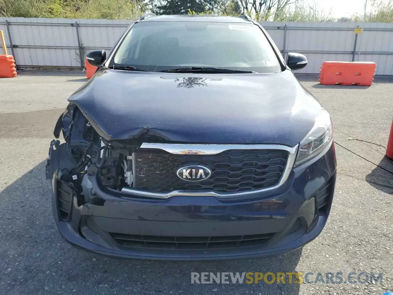 5 Photograph of a damaged car 5XYPGDA5XKG597358 KIA SORENTO 2019