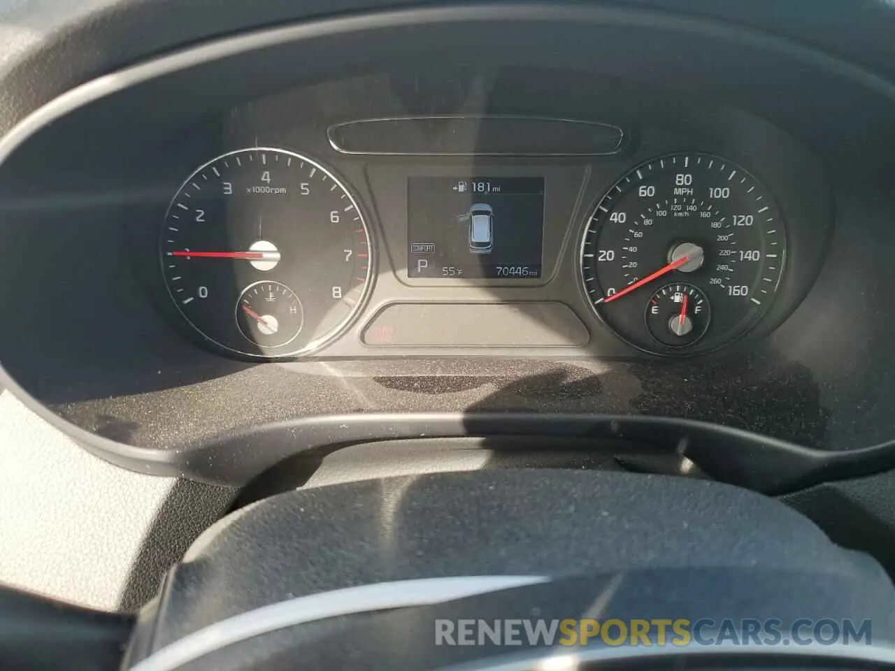 9 Photograph of a damaged car 5XYPGDA5XKG597358 KIA SORENTO 2019