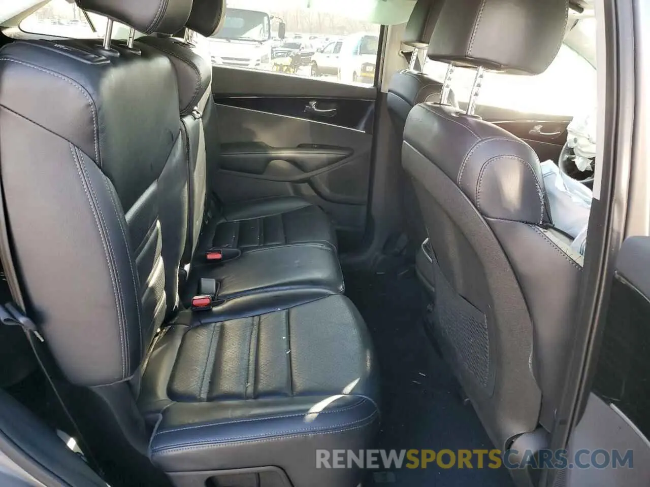 11 Photograph of a damaged car 5XYPH4A50KG456666 KIA SORENTO 2019