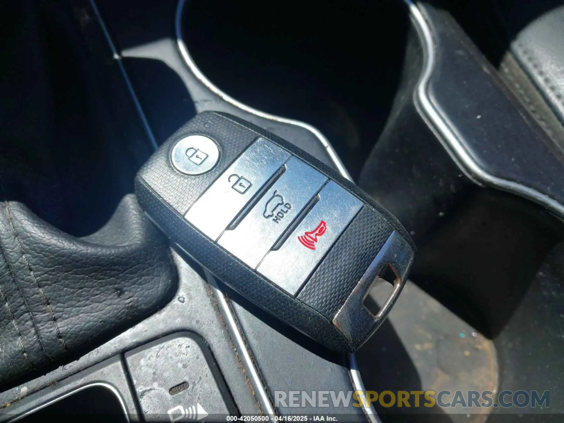 11 Photograph of a damaged car 5XYPH4A50KG512914 KIA SORENTO 2019