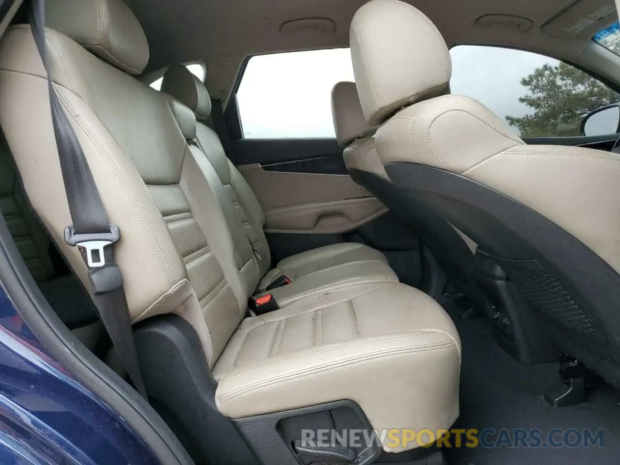11 Photograph of a damaged car 5XYPH4A51KG471418 KIA SORENTO 2019