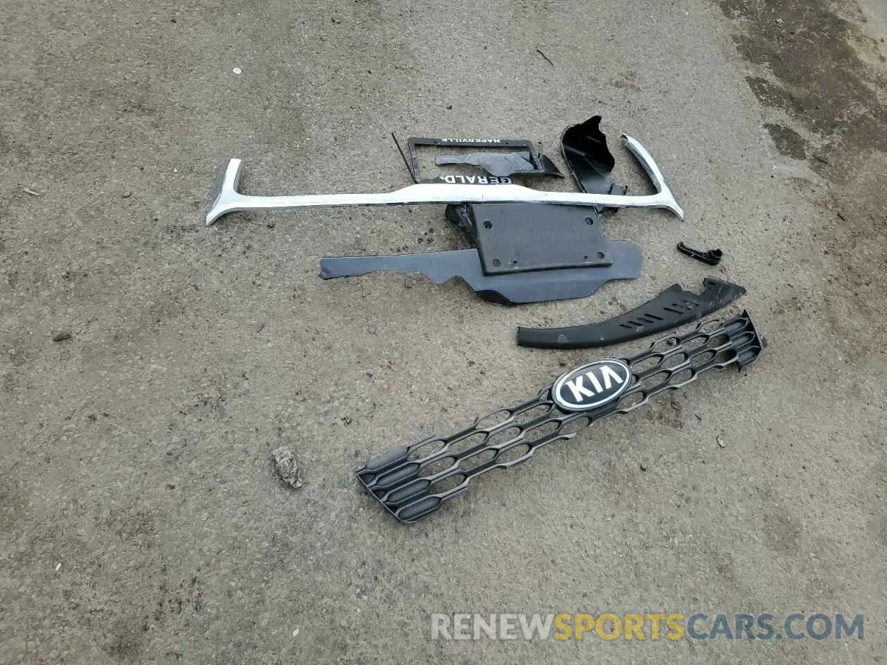 13 Photograph of a damaged car 5XYPH4A52KG453042 KIA SORENTO 2019