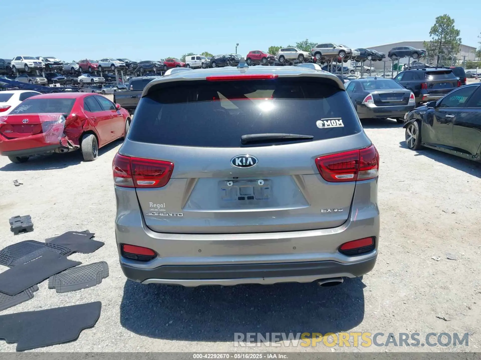 16 Photograph of a damaged car 5XYPH4A52KG472996 KIA SORENTO 2019