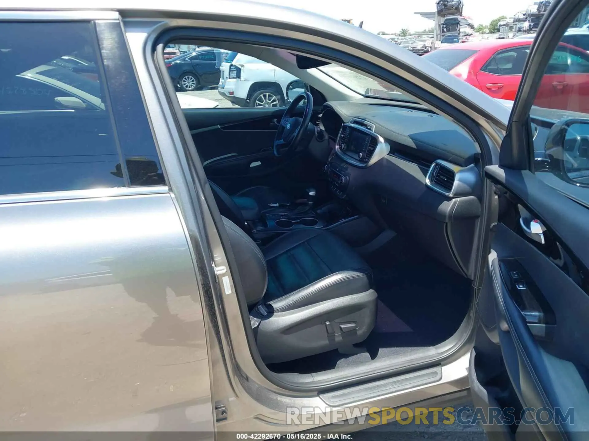 5 Photograph of a damaged car 5XYPH4A52KG472996 KIA SORENTO 2019