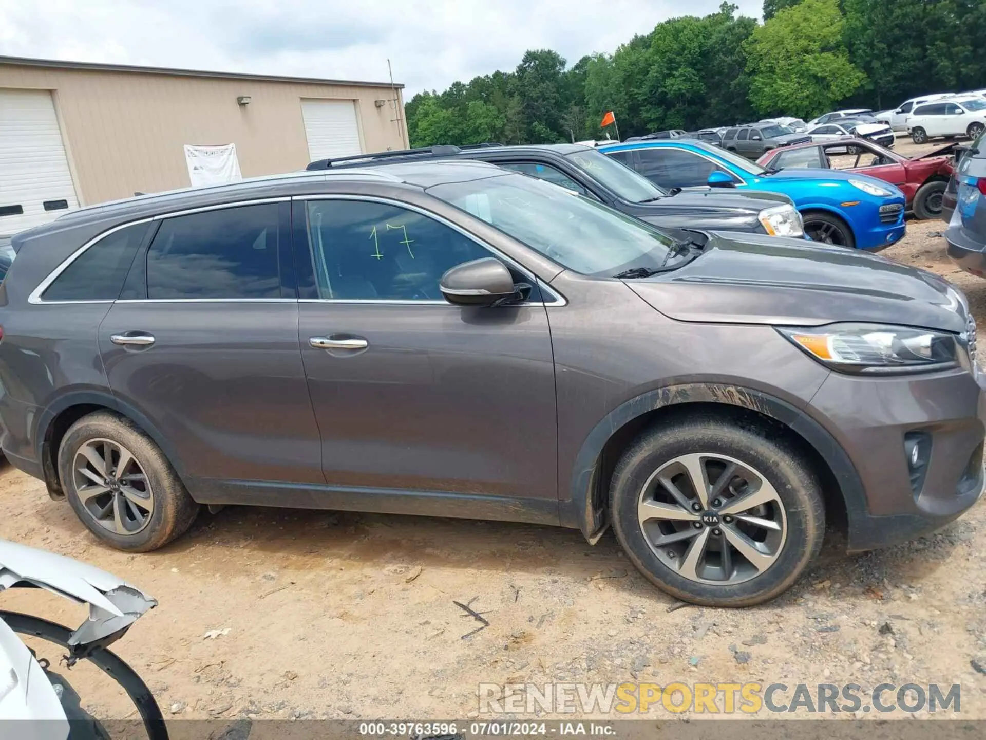 13 Photograph of a damaged car 5XYPH4A52KG532050 KIA SORENTO 2019