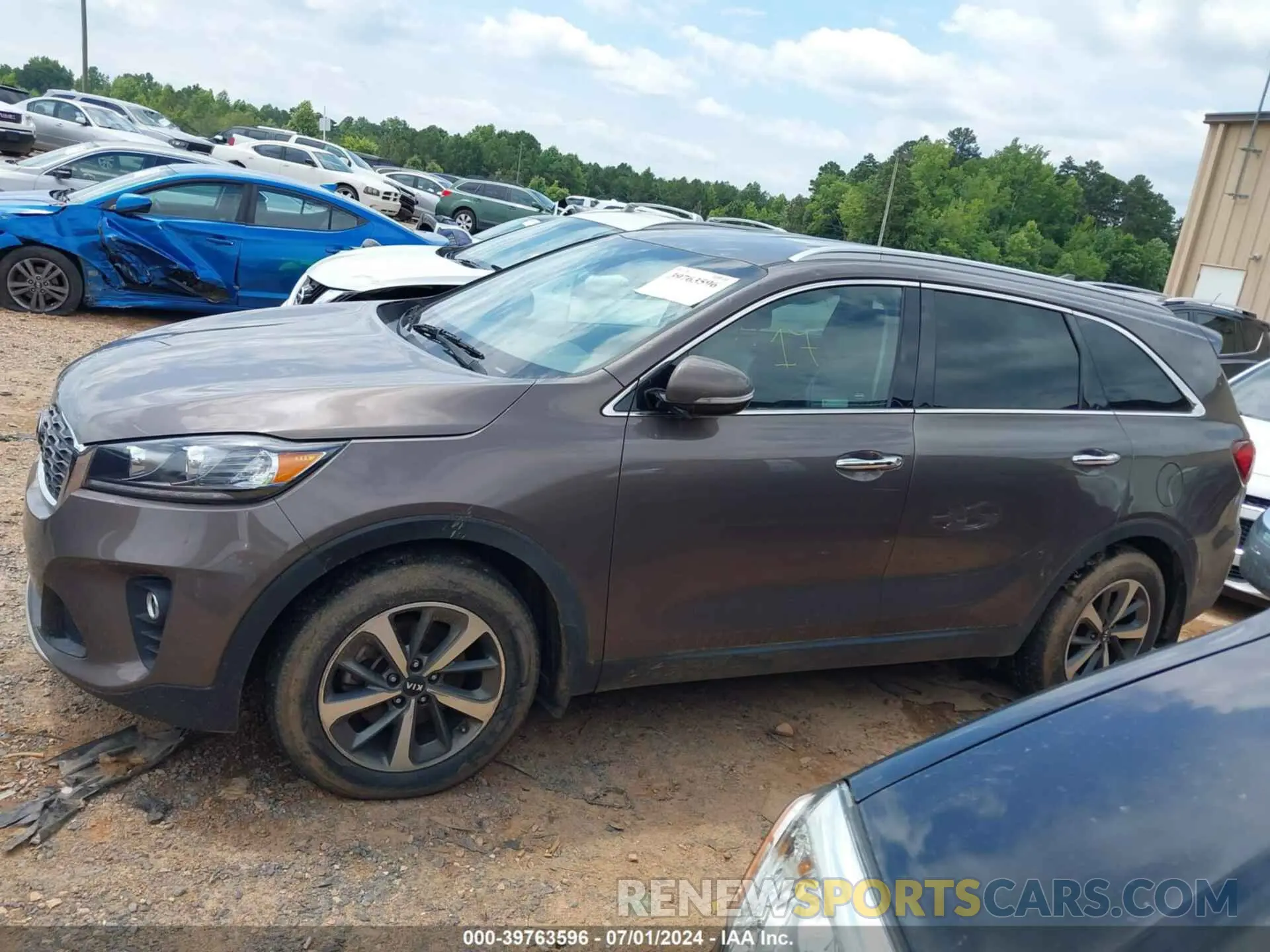 14 Photograph of a damaged car 5XYPH4A52KG532050 KIA SORENTO 2019