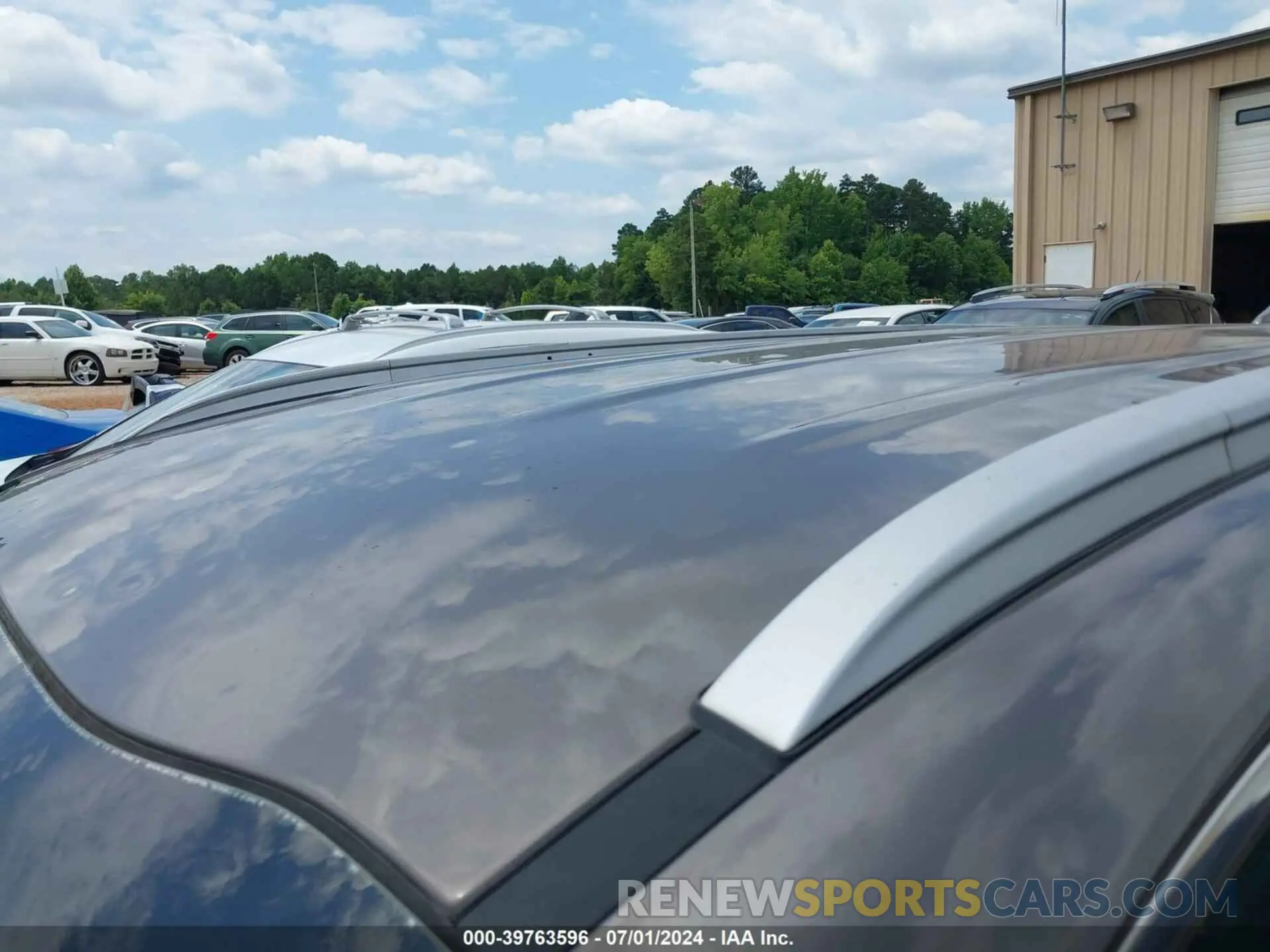 17 Photograph of a damaged car 5XYPH4A52KG532050 KIA SORENTO 2019