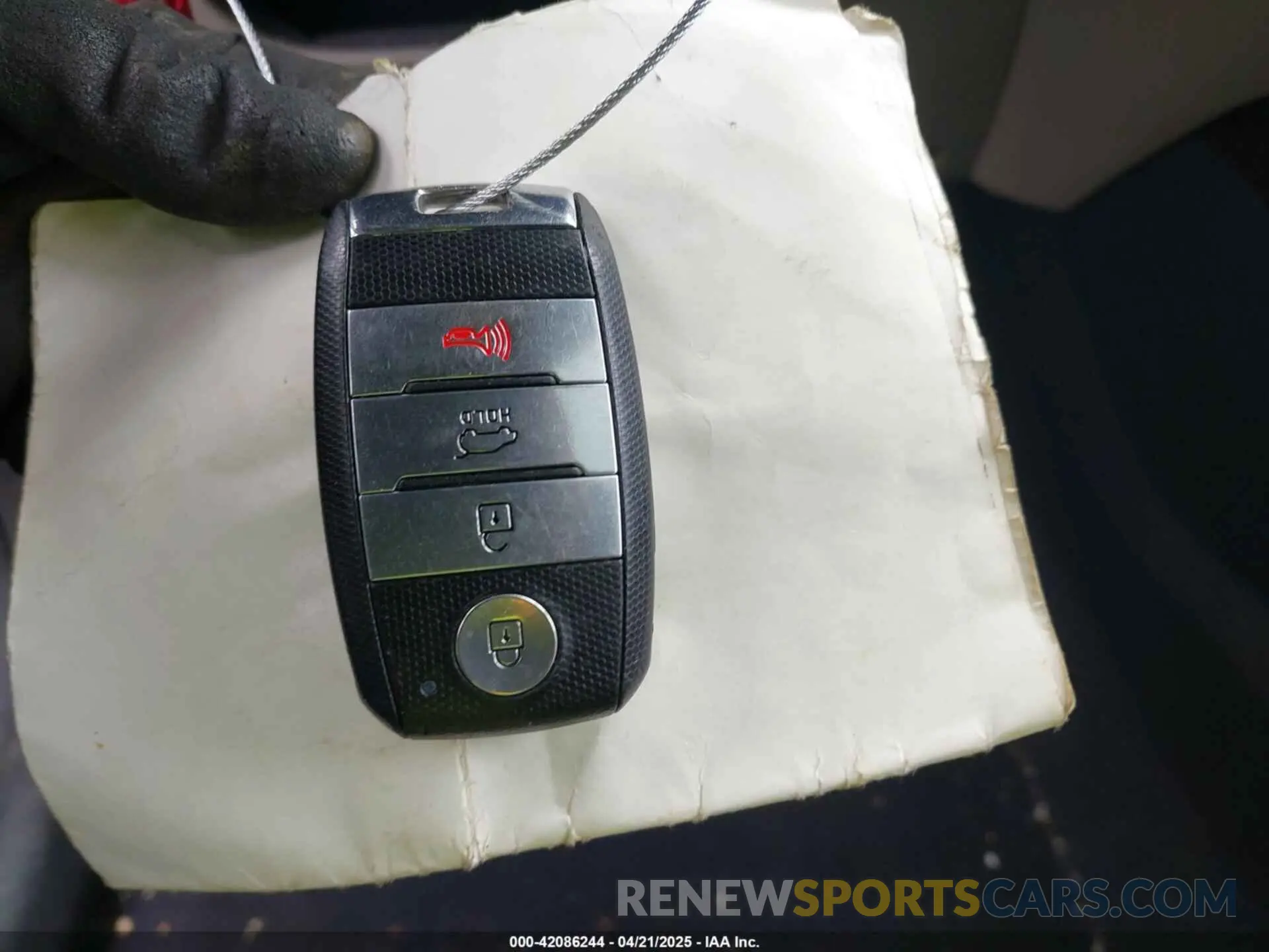 11 Photograph of a damaged car 5XYPH4A52KG608642 KIA SORENTO 2019