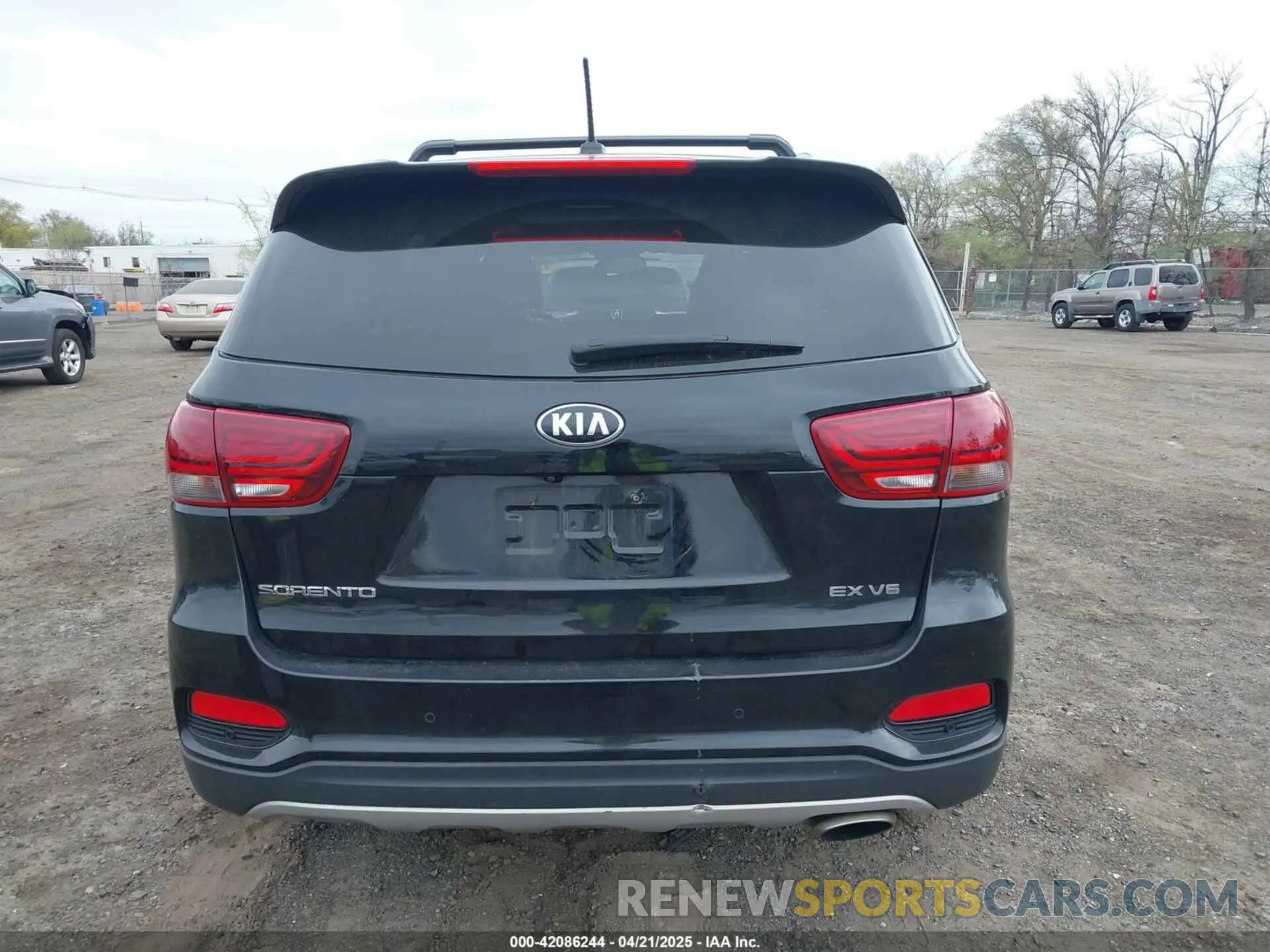 16 Photograph of a damaged car 5XYPH4A52KG608642 KIA SORENTO 2019