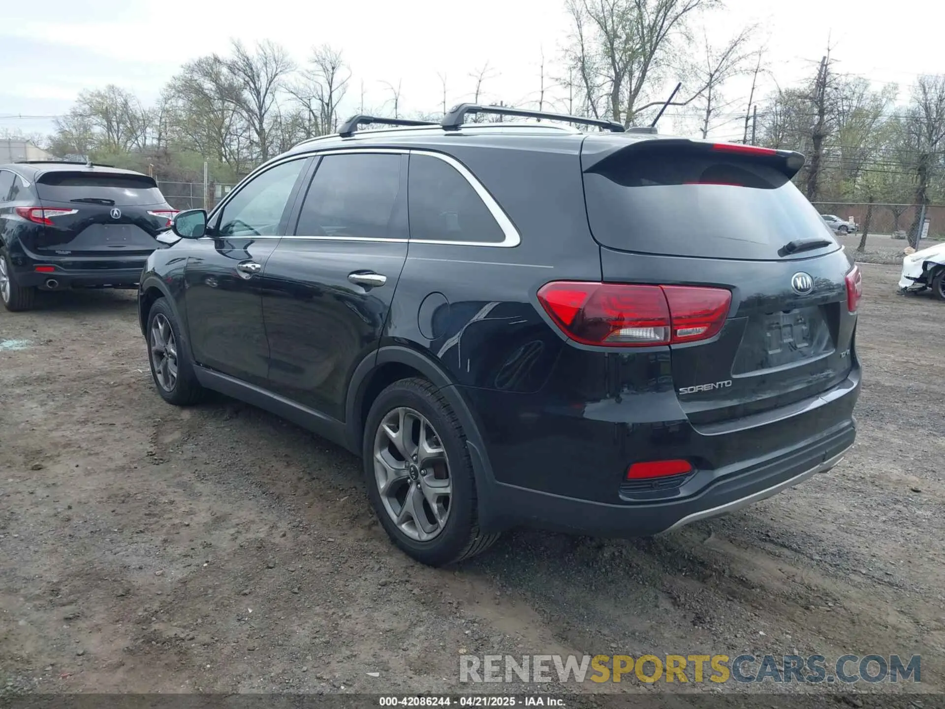3 Photograph of a damaged car 5XYPH4A52KG608642 KIA SORENTO 2019