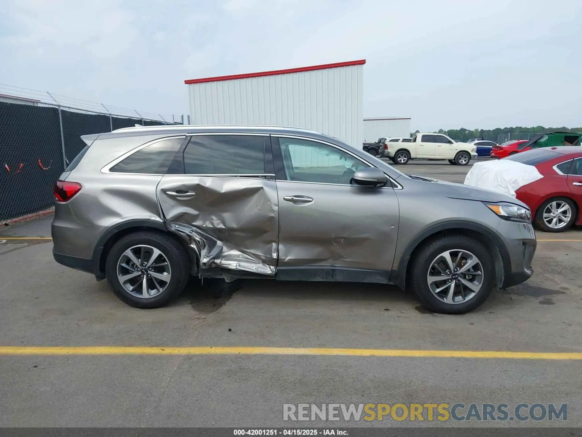 13 Photograph of a damaged car 5XYPH4A53KG448979 KIA SORENTO 2019