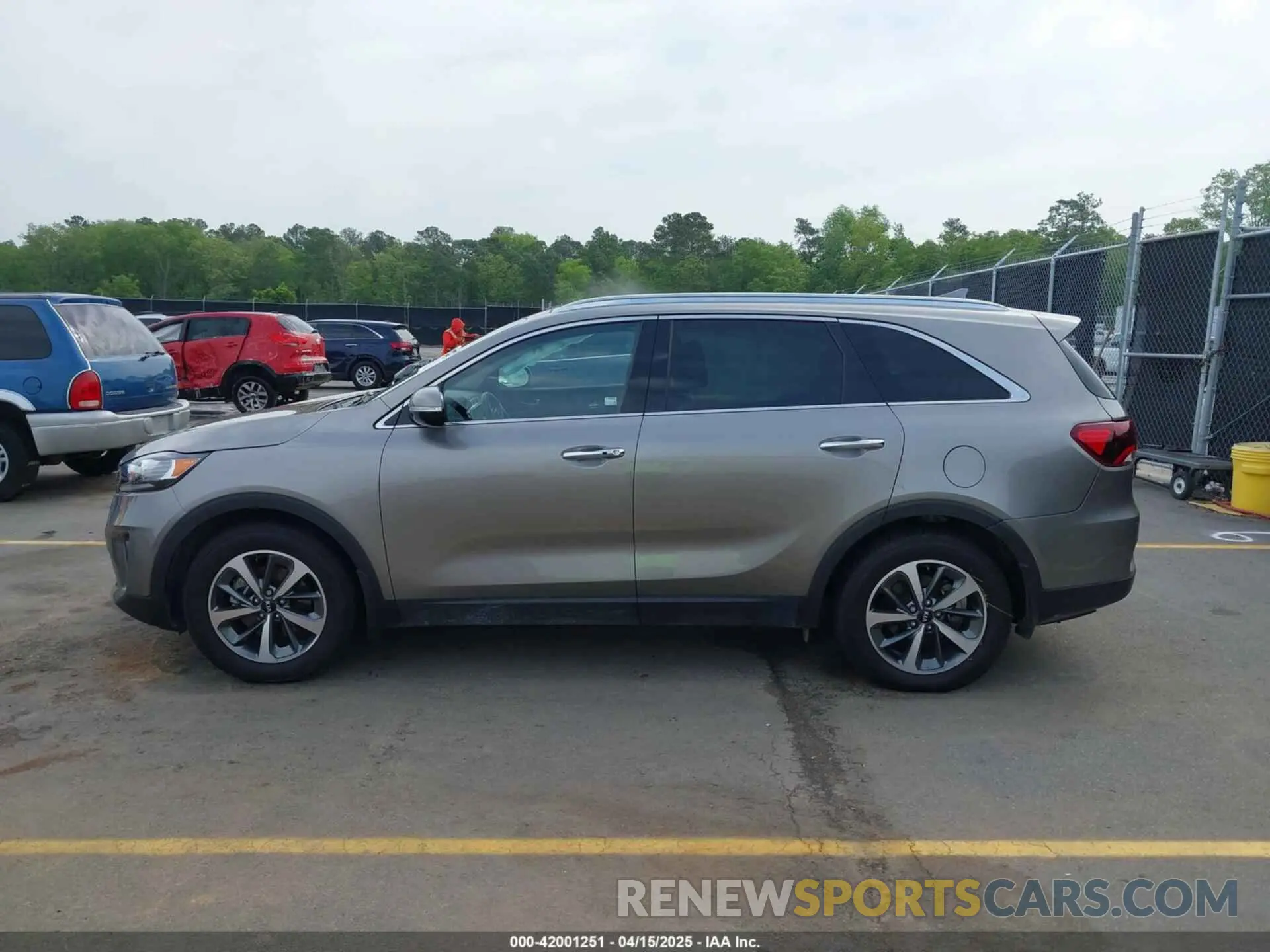 14 Photograph of a damaged car 5XYPH4A53KG448979 KIA SORENTO 2019