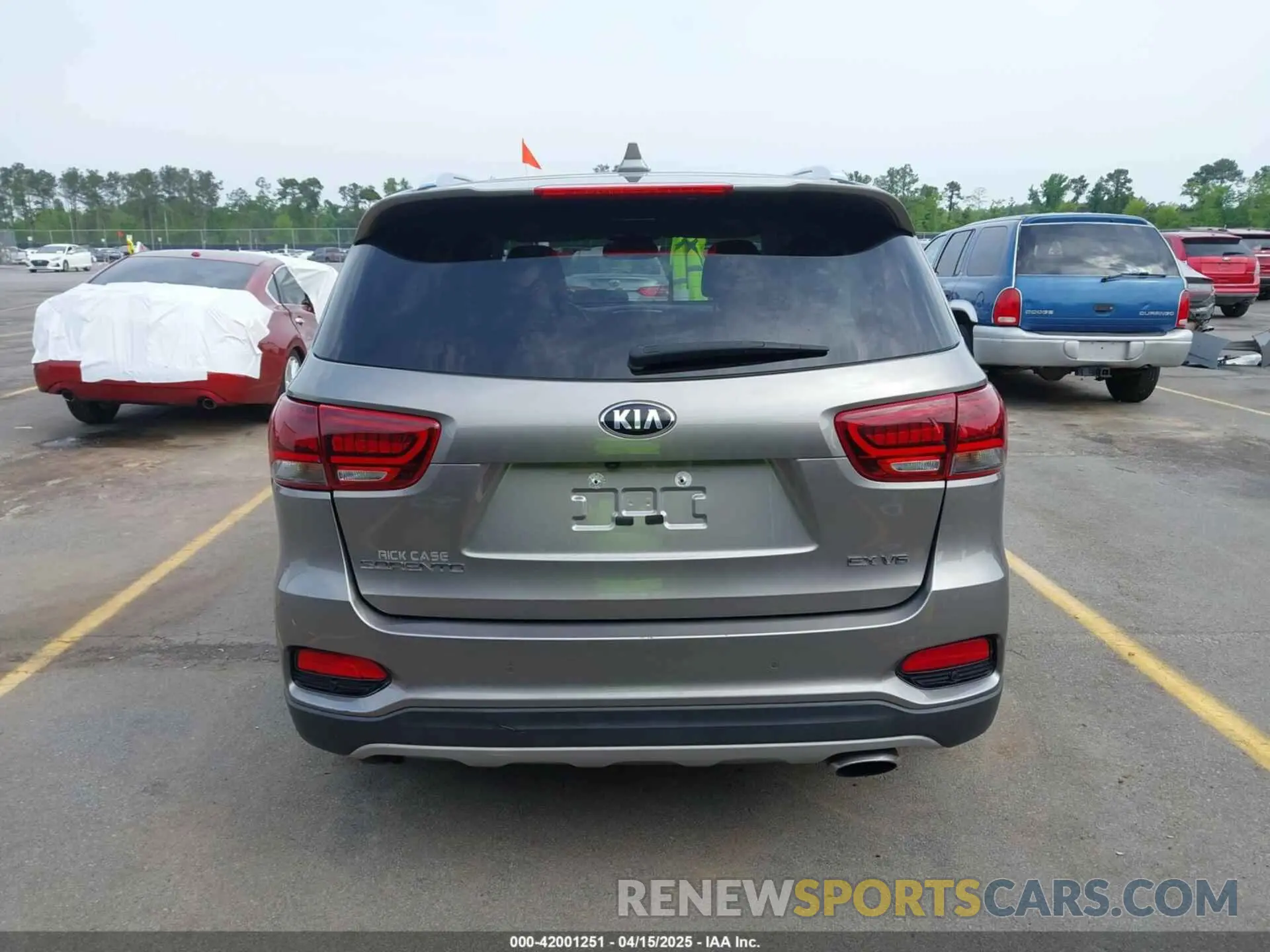 16 Photograph of a damaged car 5XYPH4A53KG448979 KIA SORENTO 2019