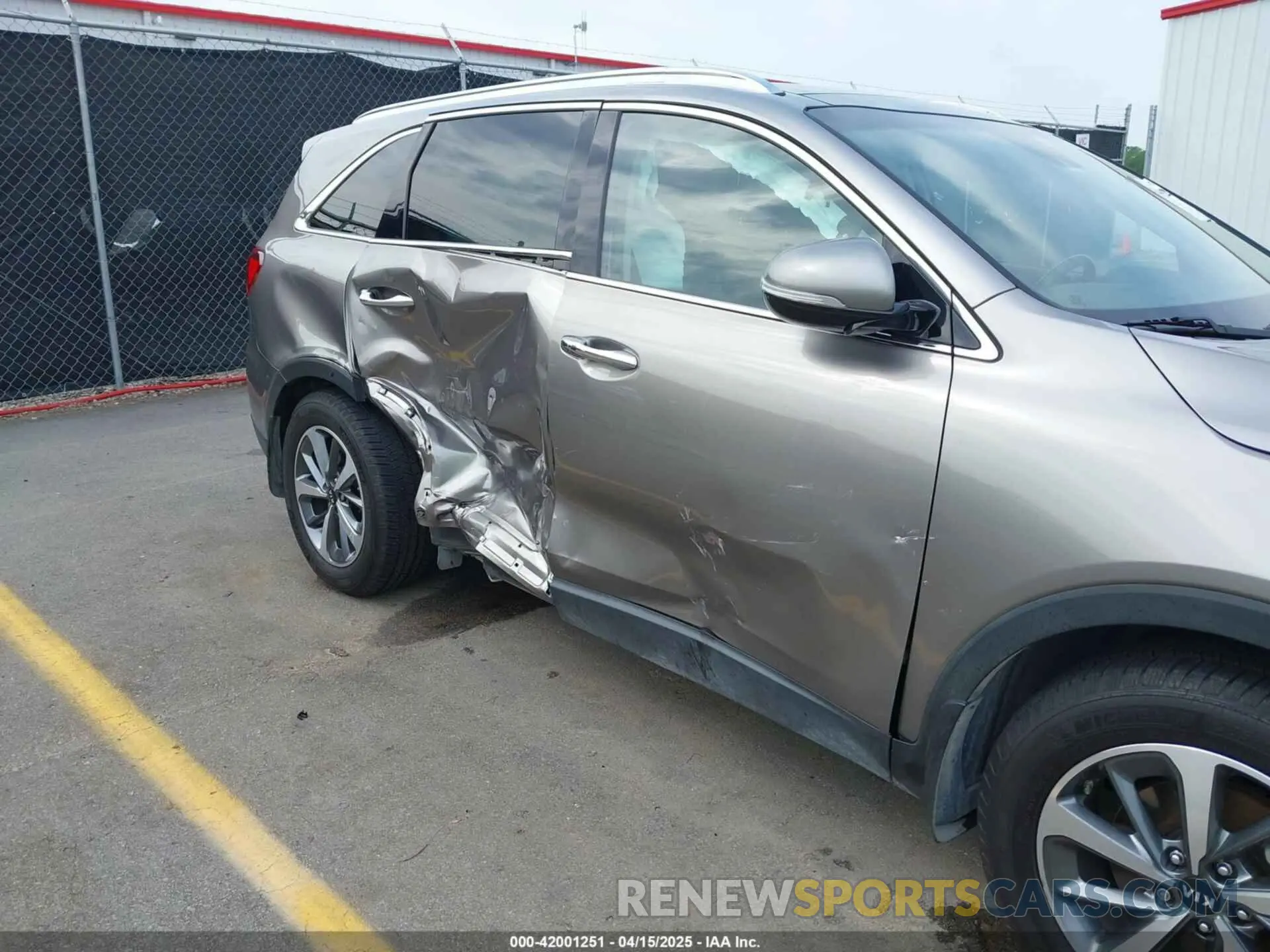 18 Photograph of a damaged car 5XYPH4A53KG448979 KIA SORENTO 2019