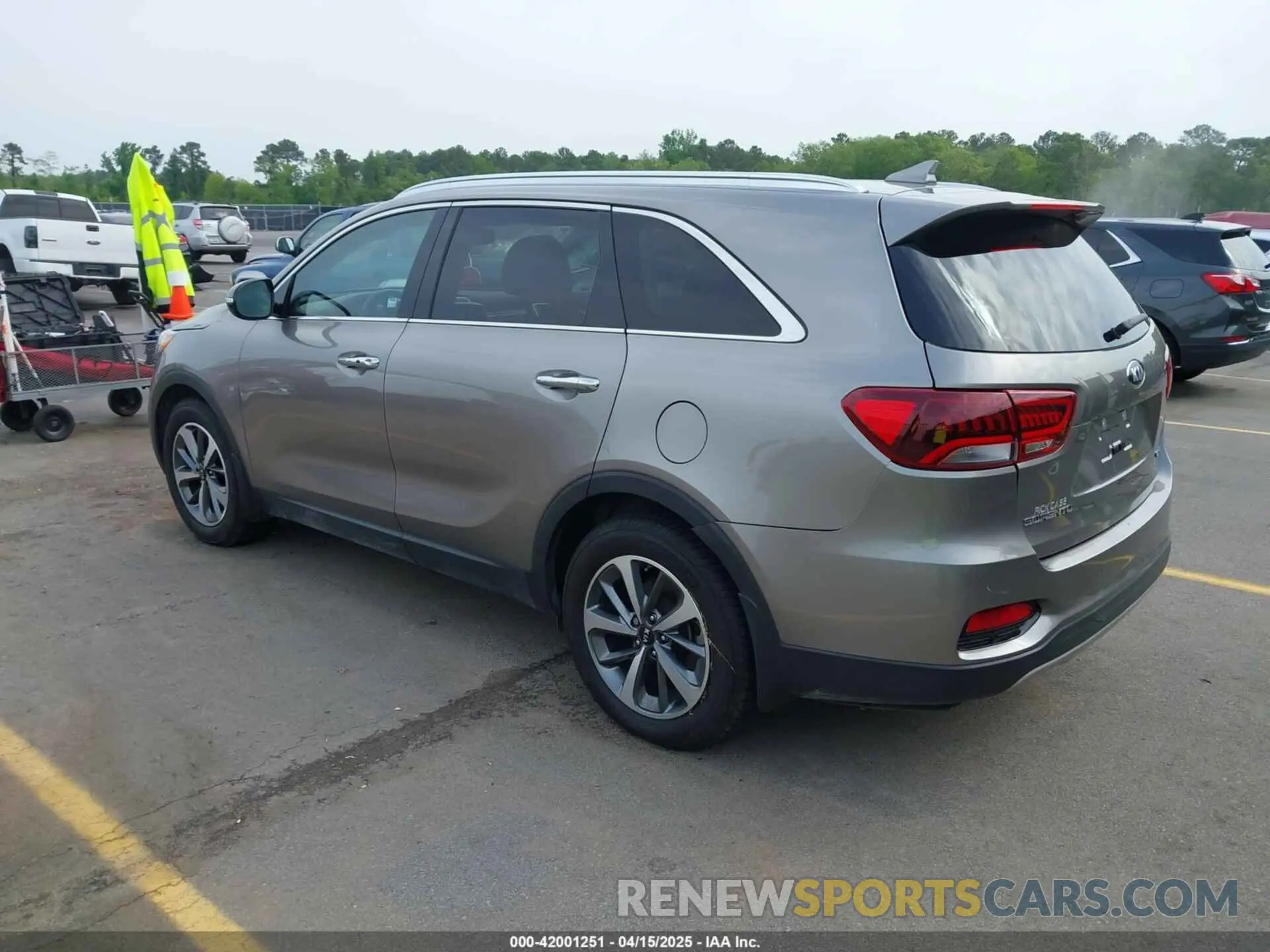 3 Photograph of a damaged car 5XYPH4A53KG448979 KIA SORENTO 2019