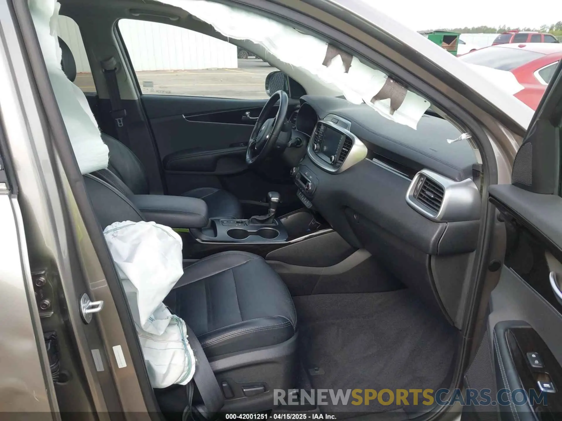 5 Photograph of a damaged car 5XYPH4A53KG448979 KIA SORENTO 2019