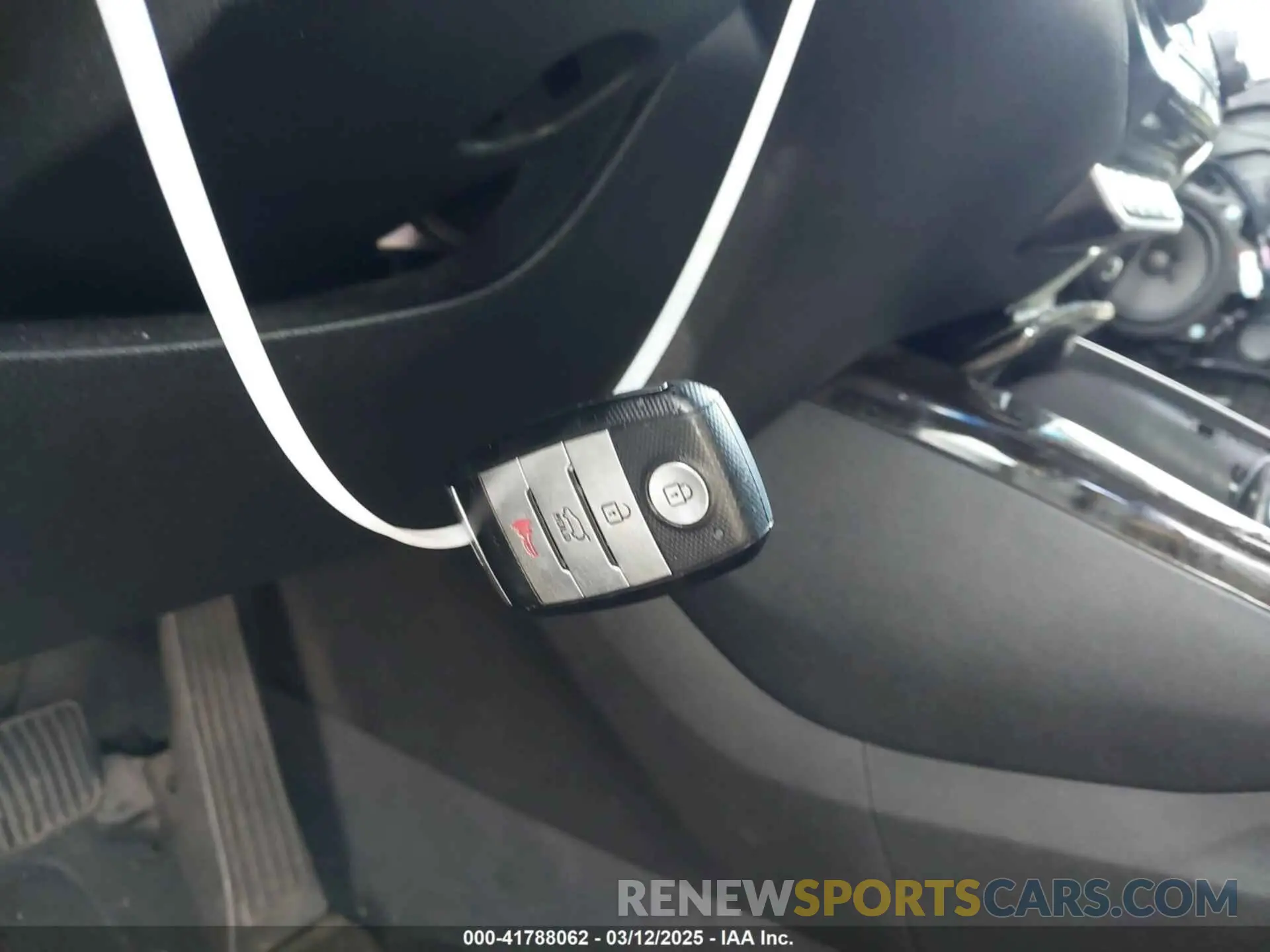 11 Photograph of a damaged car 5XYPH4A53KG504421 KIA SORENTO 2019